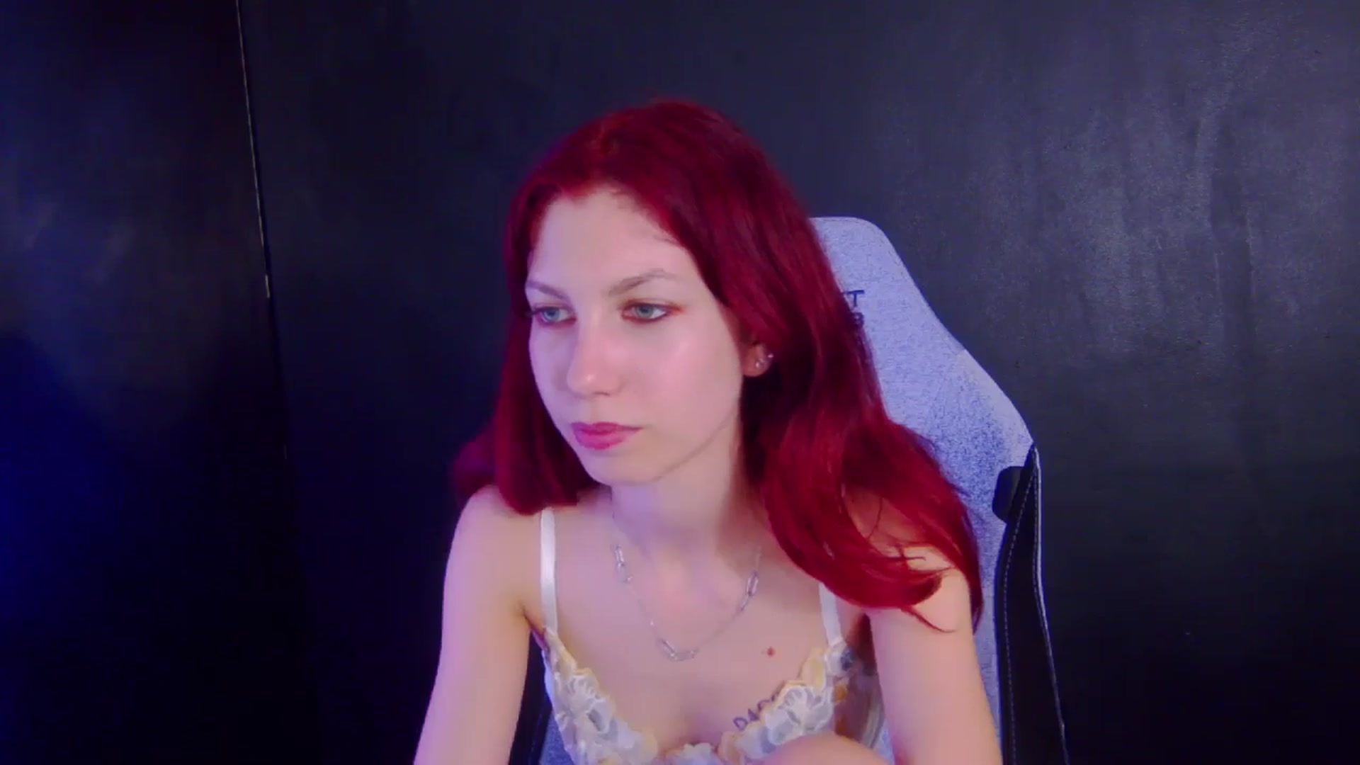 Gallery image thumbnail from Yasemina's myfreecams stream on, 04/08/2026, 02:42 image 15 of 20