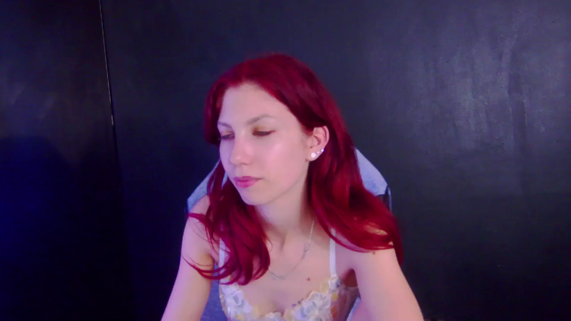 Gallery image thumbnail from Yasemina's myfreecams stream on, 04/08/2026, 02:42 image 17 of 20