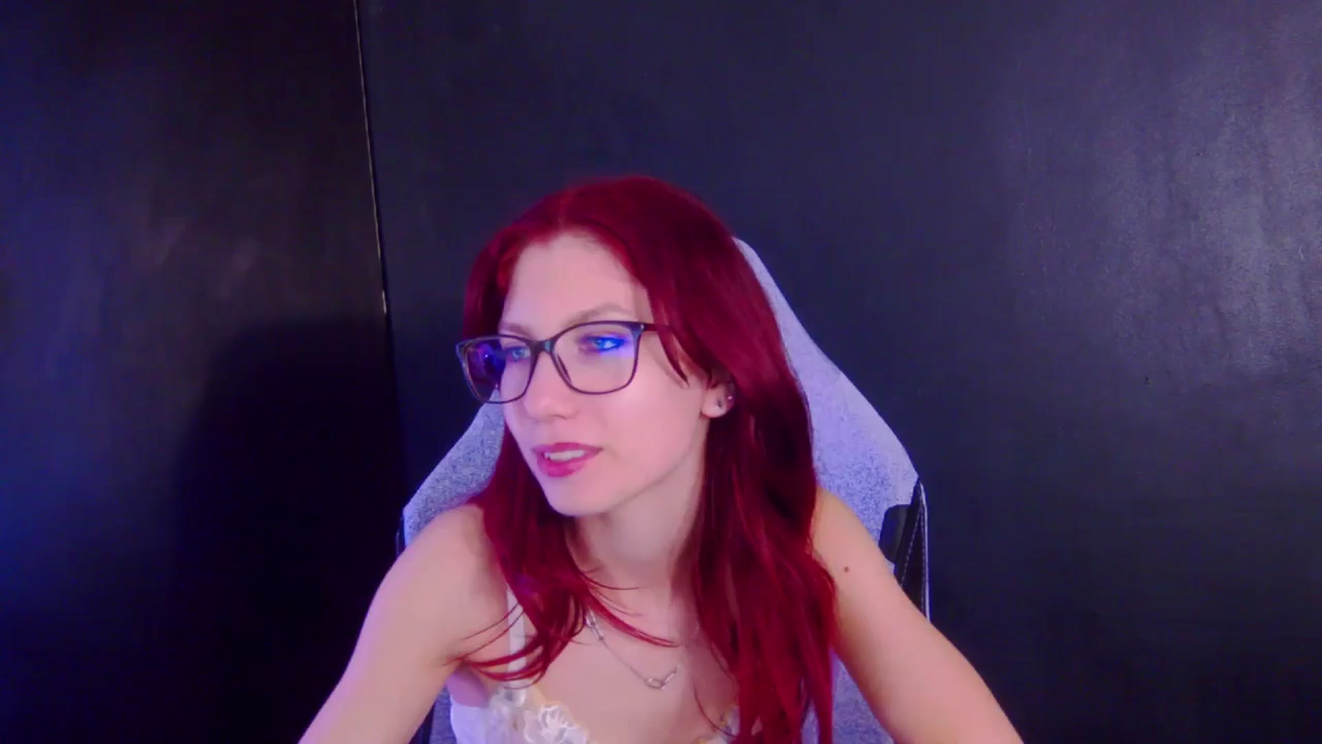 Gallery image thumbnail from Yasemina's myfreecams stream on, 04/08/2026, 04:18 image 16 of 20