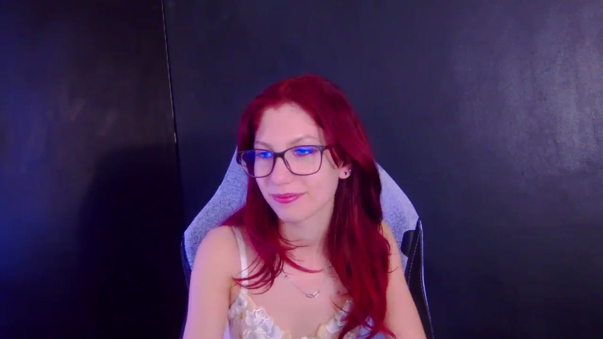 Gallery image thumbnail from Yasemina's myfreecams stream on, 04/08/2026, 04:18 image 18 of 20