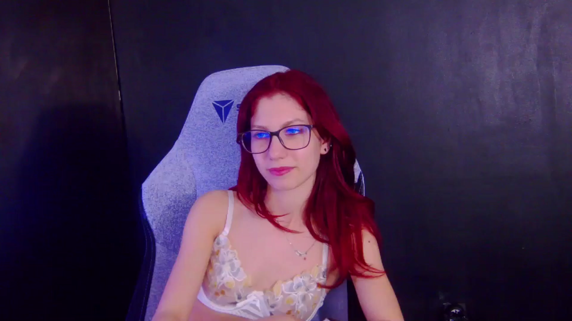 Gallery image thumbnail from Yasemina's myfreecams stream on, 04/08/2026, 04:18 image 12 of 20