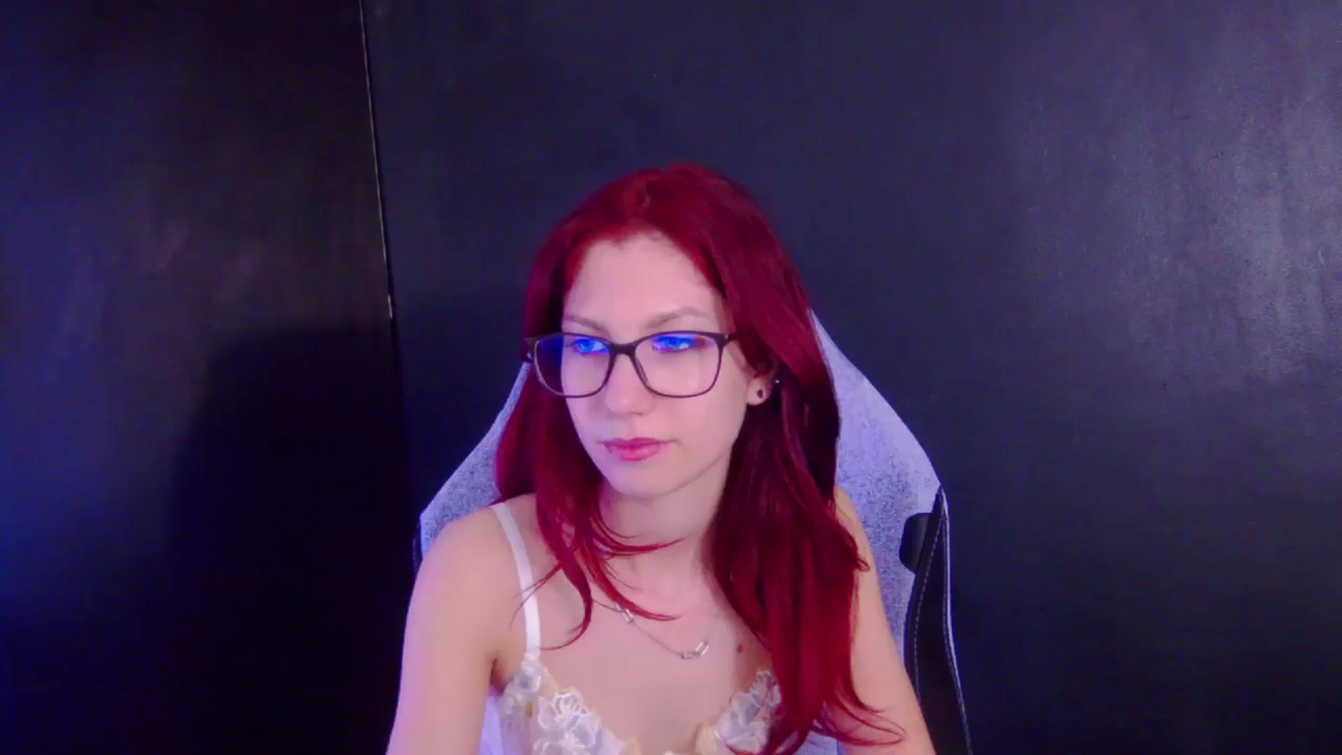 Gallery image thumbnail from Yasemina's myfreecams stream on, 04/08/2026, 04:18 image 14 of 20
