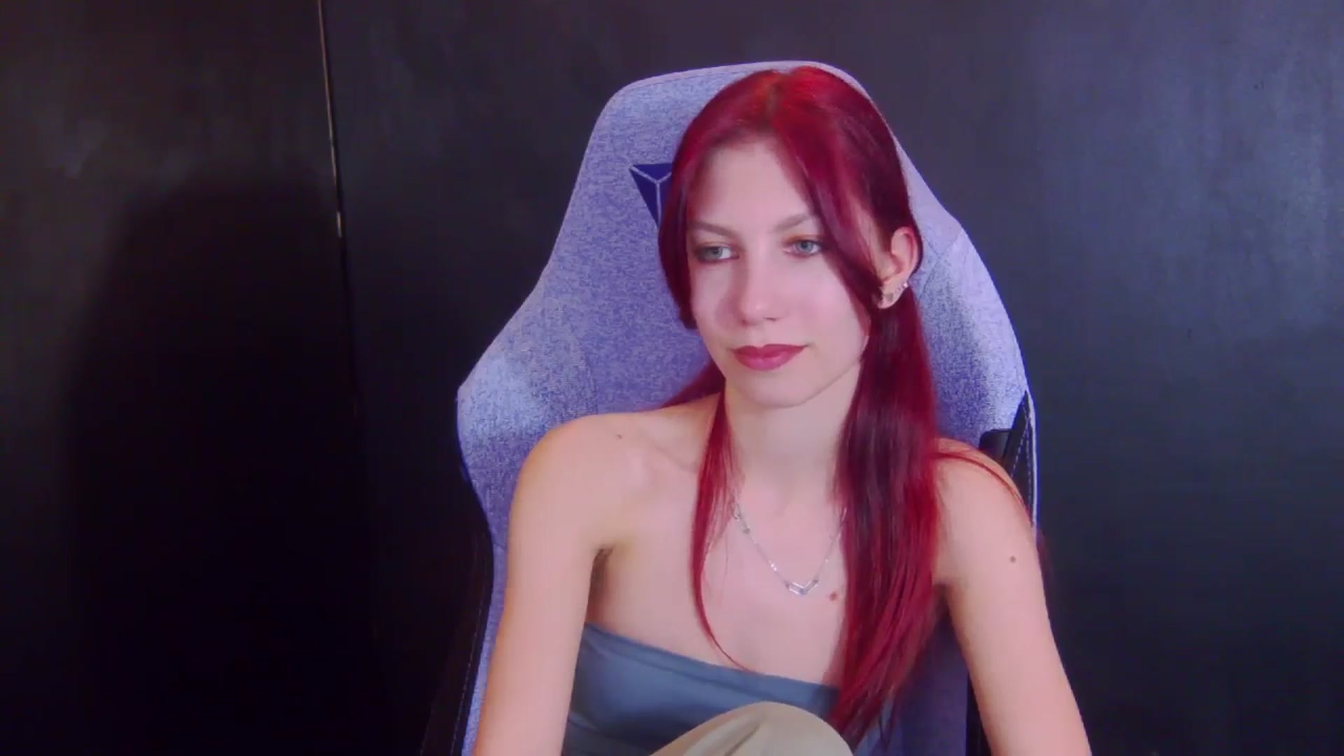 Gallery image thumbnail from Yasemina's myfreecams stream on, 04/14/2026, 22:04 image 18 of 20