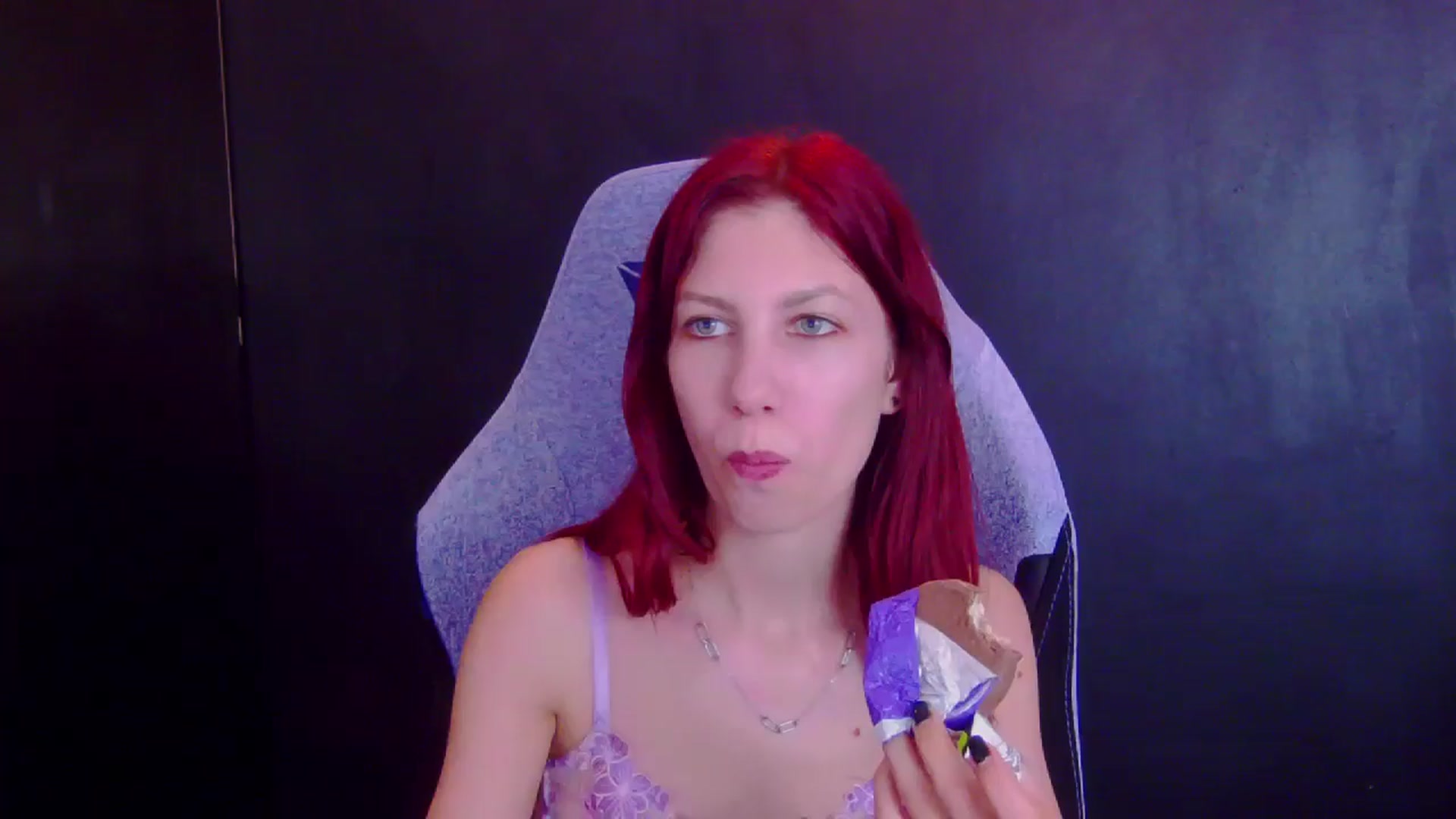 Gallery image thumbnail from Yasemina's myfreecams stream on, 04/16/2026, 04:06 image 13 of 20