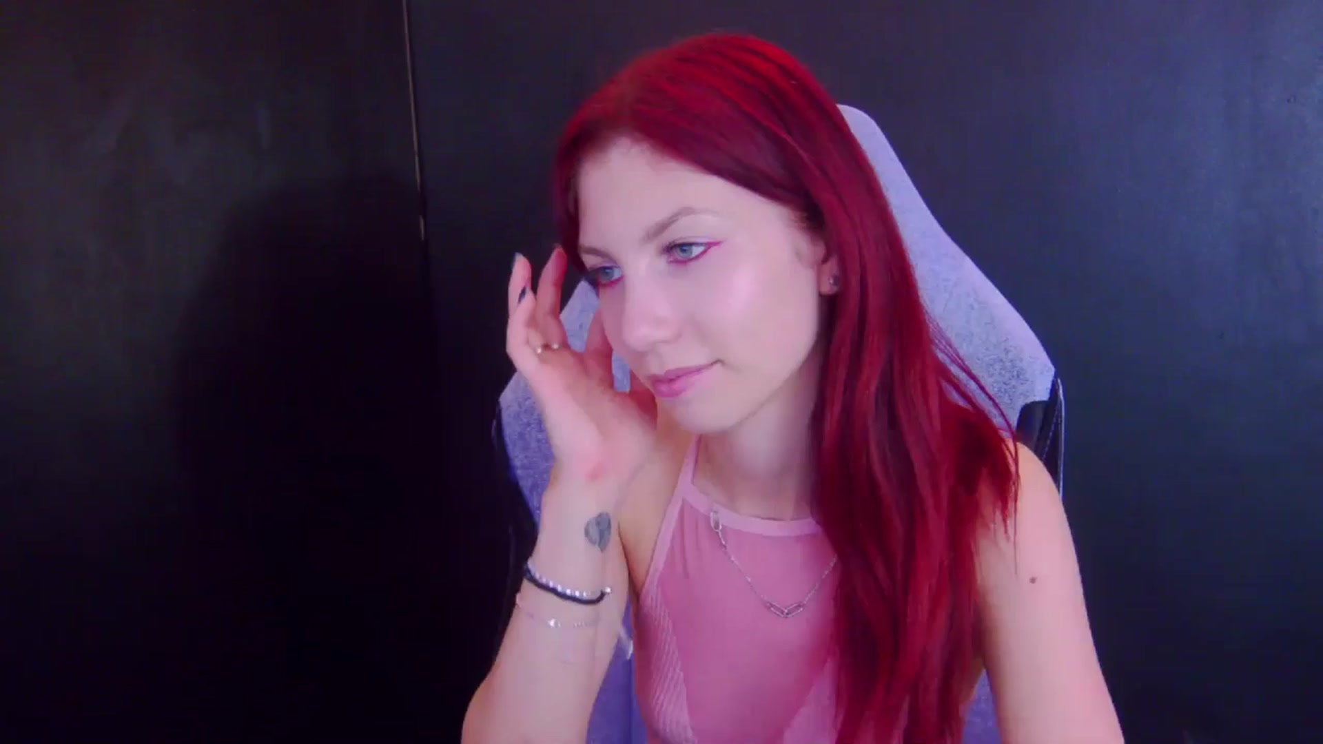 Gallery image thumbnail from Yasemina's myfreecams stream on, 04/17/2026, 04:07 image 7 of 20