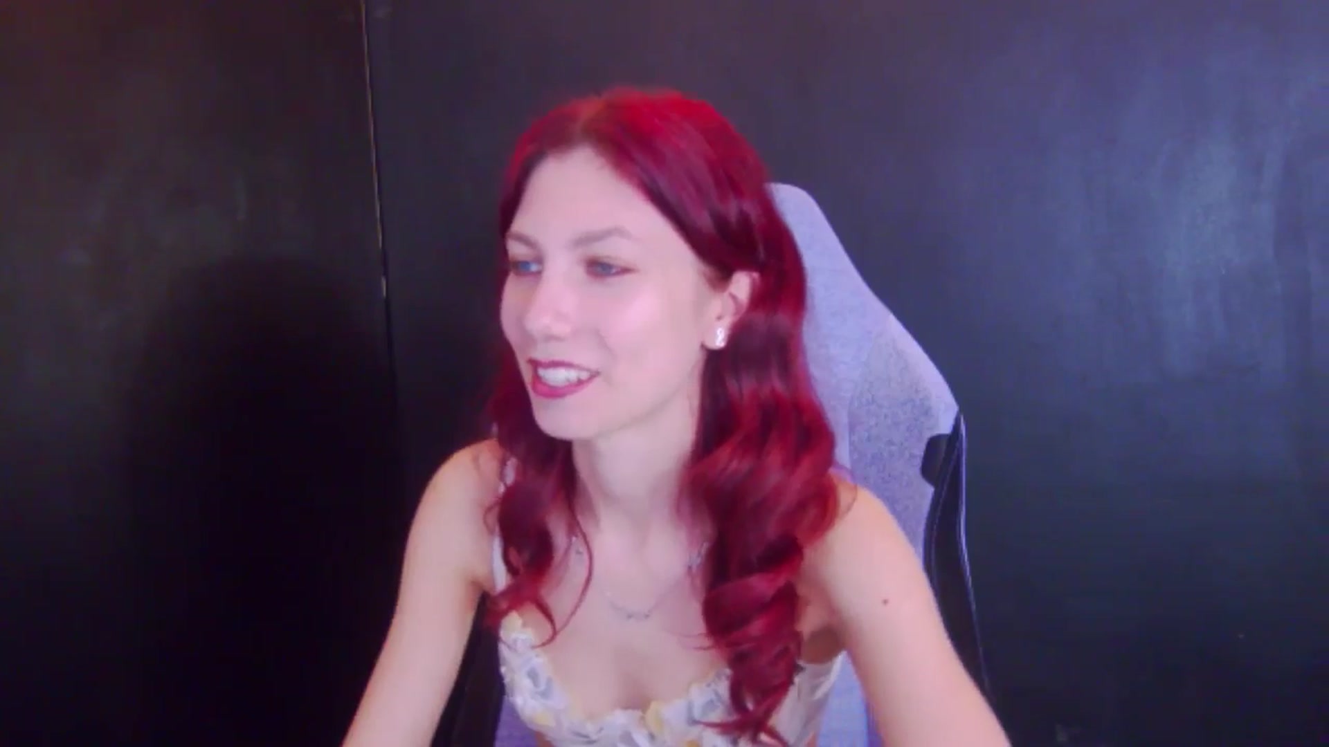 Gallery image thumbnail from Yasemina's myfreecams stream on, 04/20/2026, 22:53 image 5 of 20