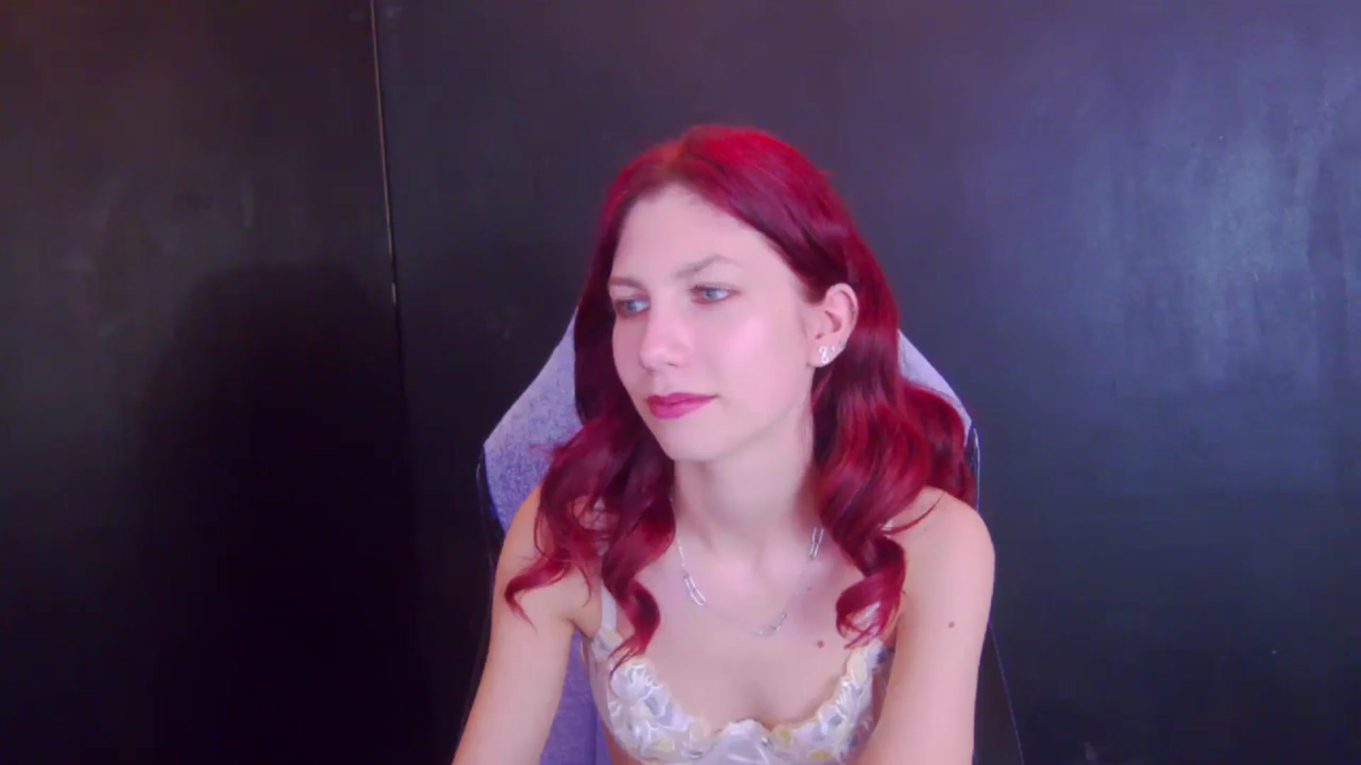 Gallery image thumbnail from Yasemina's myfreecams stream on, 04/20/2026, 23:53 image 12 of 20