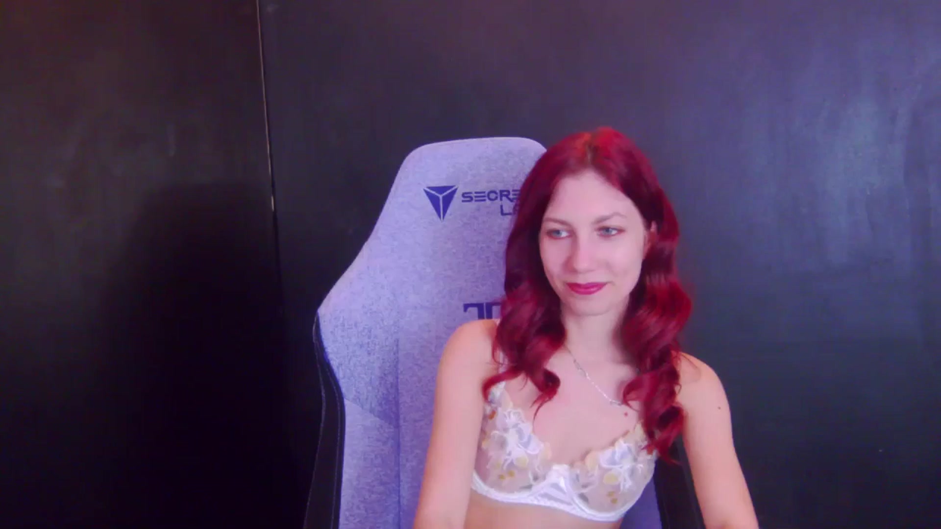 Gallery image thumbnail from Yasemina's myfreecams stream on, 04/20/2026, 23:53 image 15 of 20