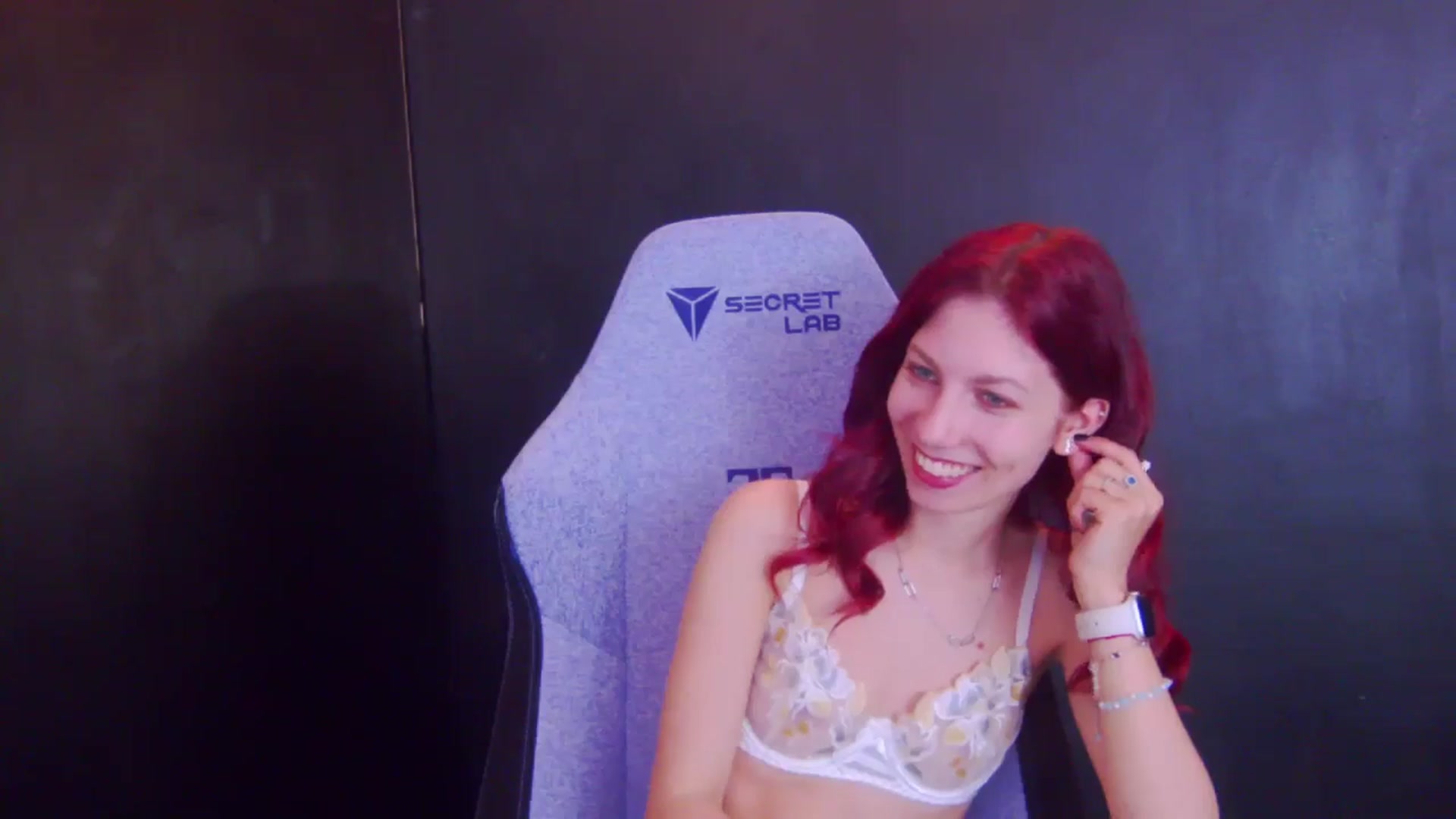 Gallery image thumbnail from Yasemina's myfreecams stream on, 04/20/2026, 23:53 image 13 of 20