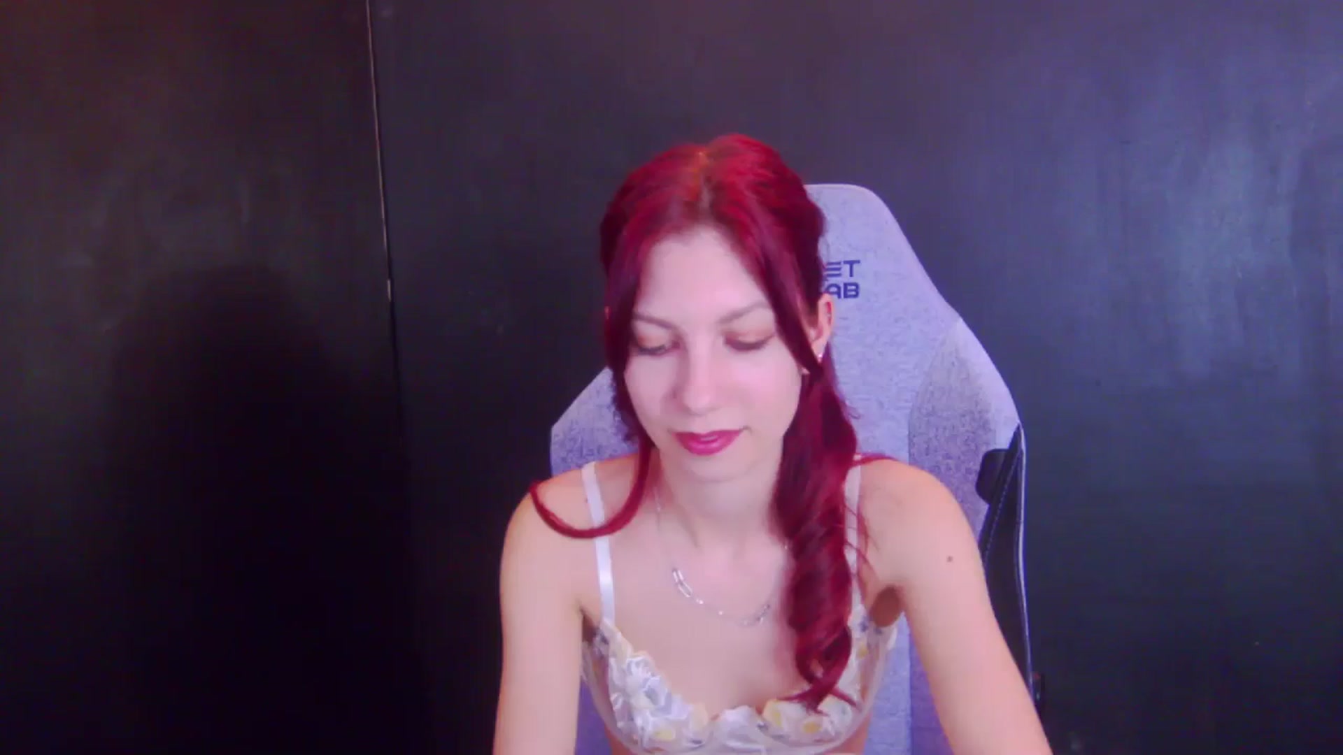 Gallery image thumbnail from Yasemina's myfreecams stream on, 04/20/2026, 23:53 image 1 of 20
