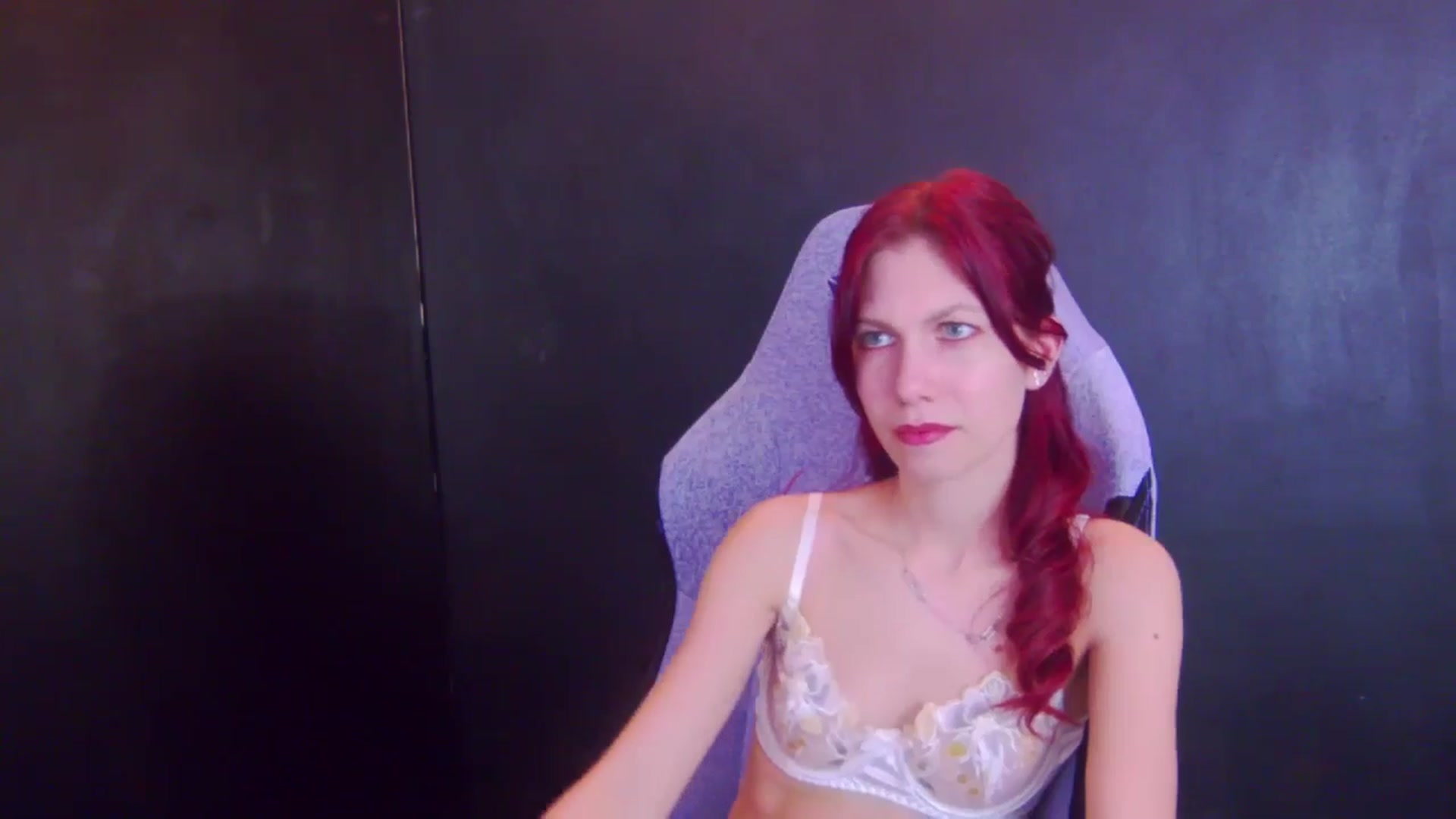 Gallery image thumbnail from Yasemina's myfreecams stream on, 04/20/2026, 23:53 image 10 of 20