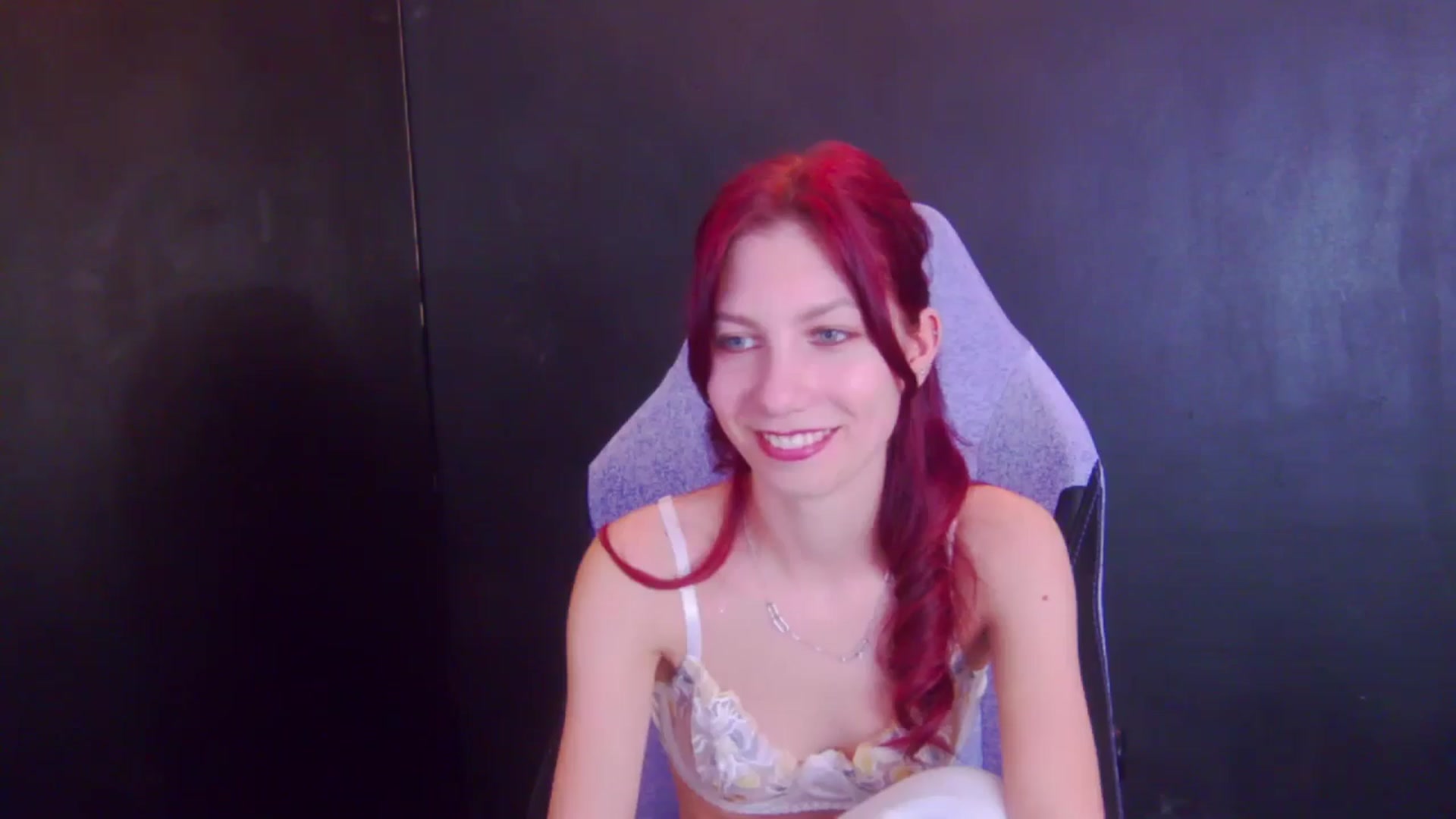 Gallery image thumbnail from Yasemina's myfreecams stream on, 04/20/2026, 23:53 image 2 of 20