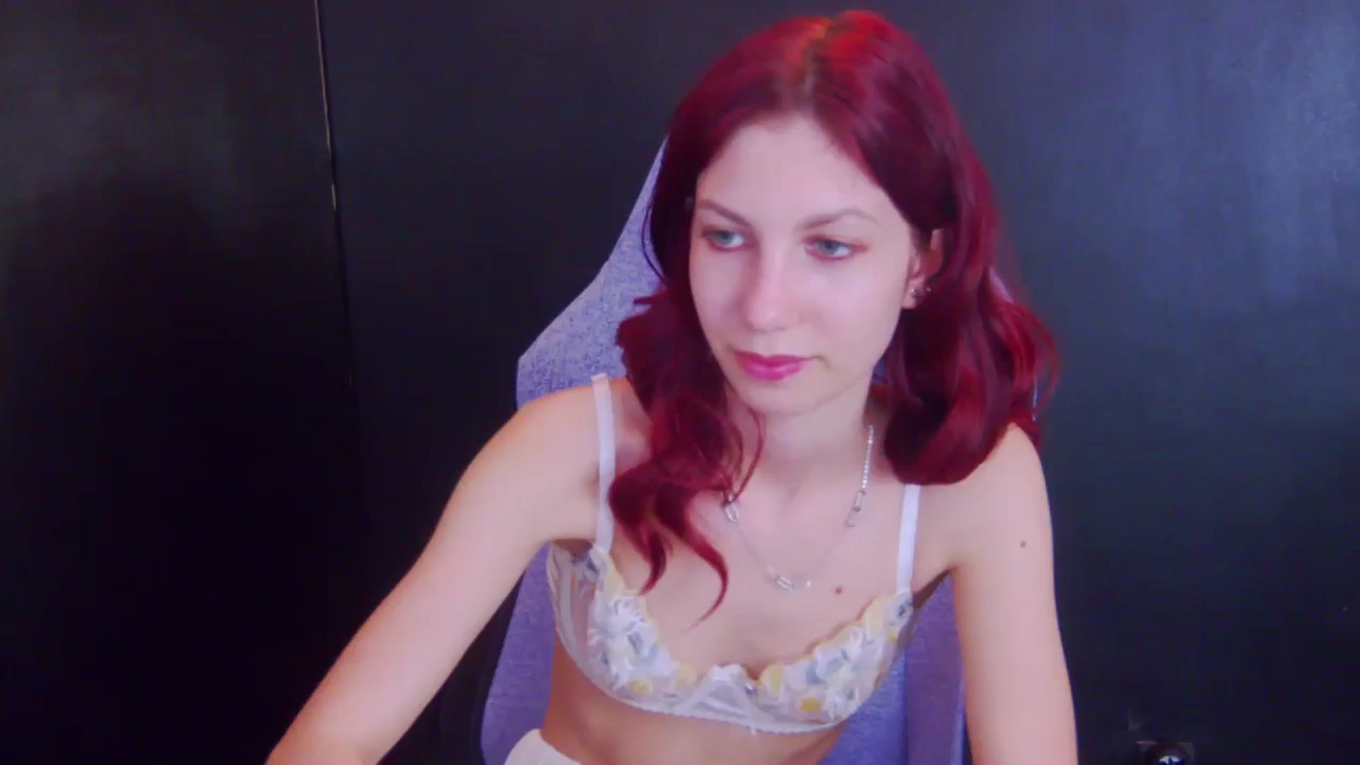 Gallery image thumbnail from Yasemina's myfreecams stream on, 04/21/2026, 03:59 image 13 of 20