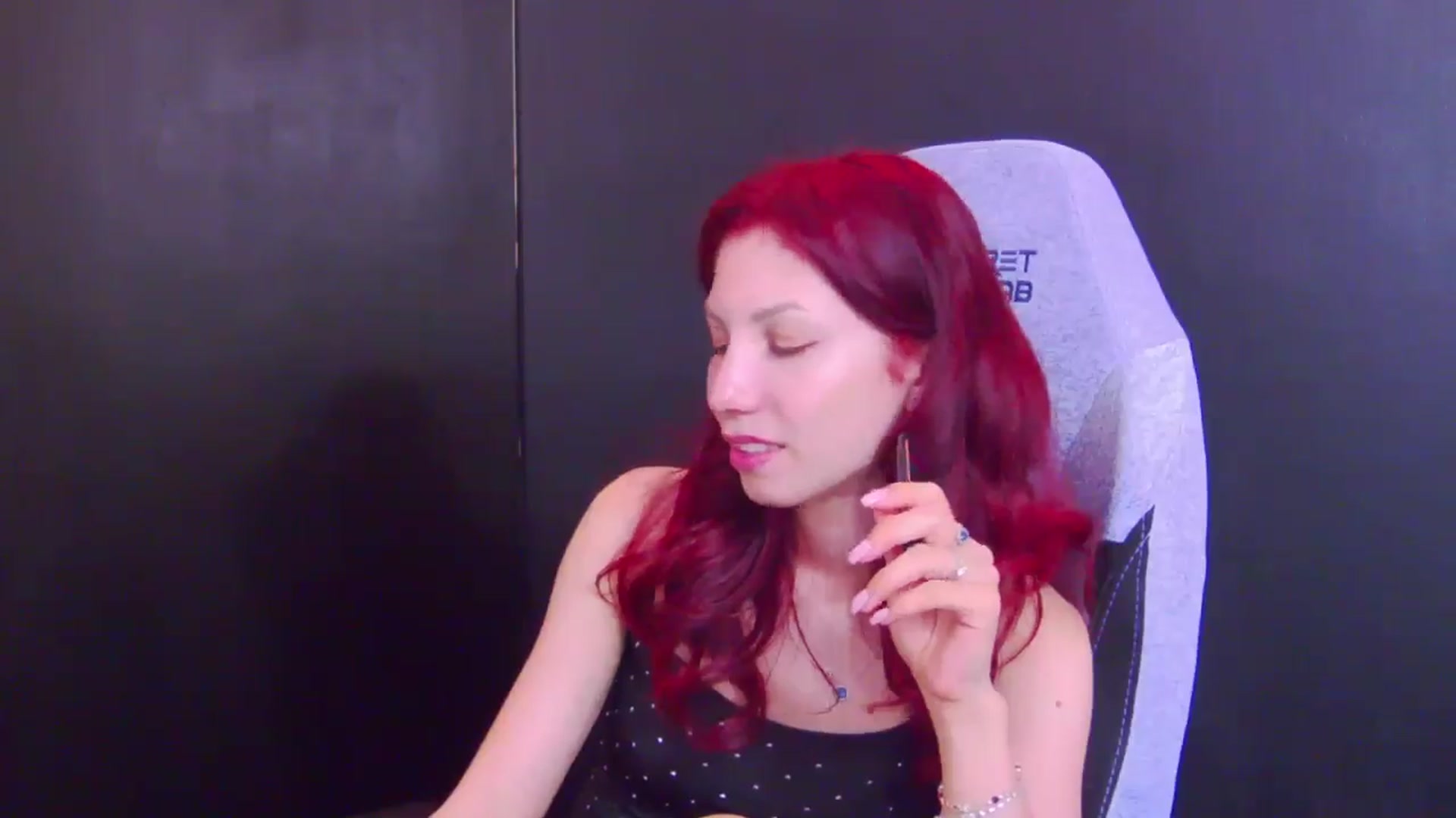Gallery image thumbnail from Yasemina's myfreecams stream on, 05/05/2026, 24:11 image 15 of 20
