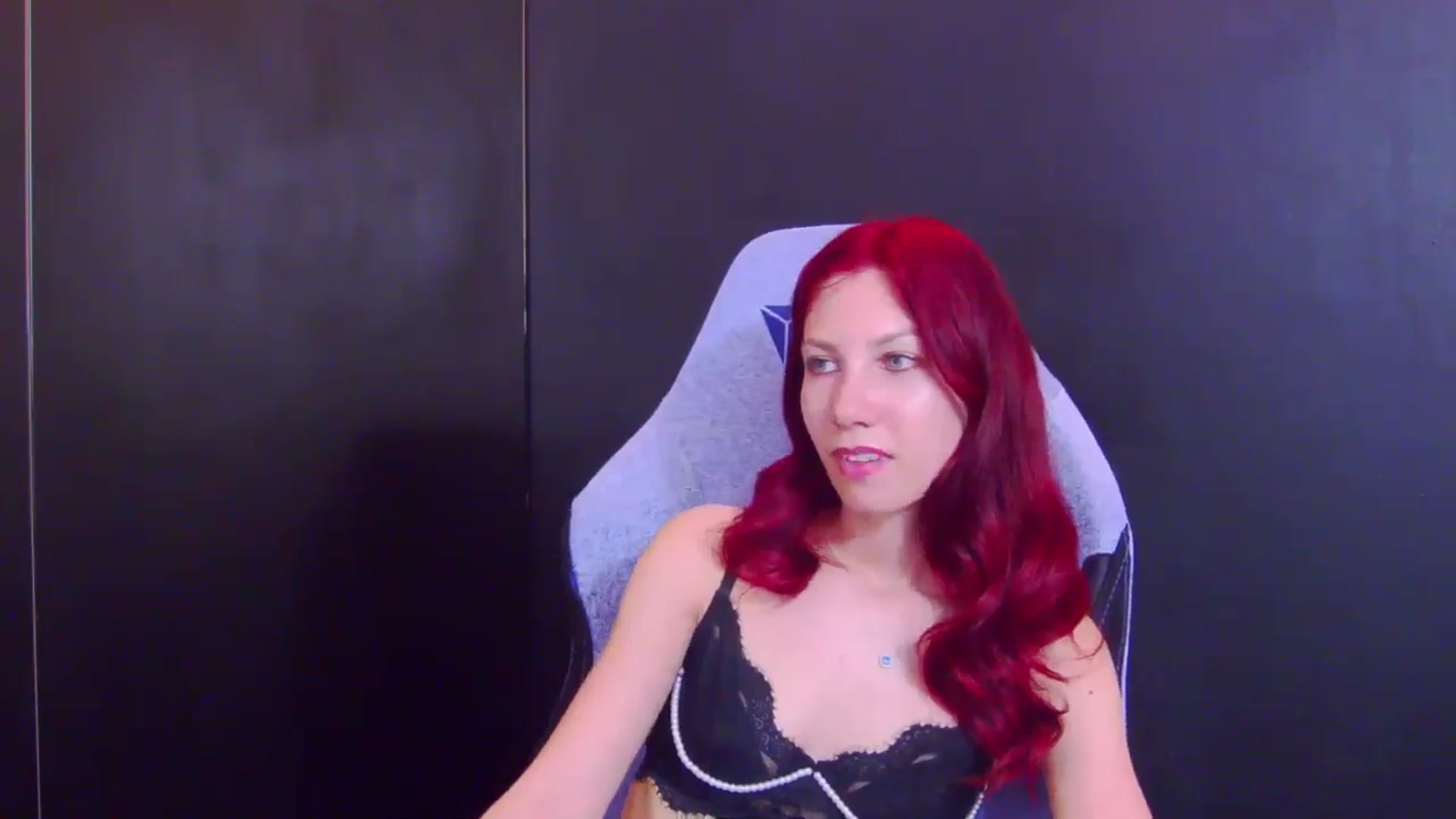 Gallery image thumbnail from Yasemina's myfreecams stream on, 05/06/2026, 22:22 image 17 of 20