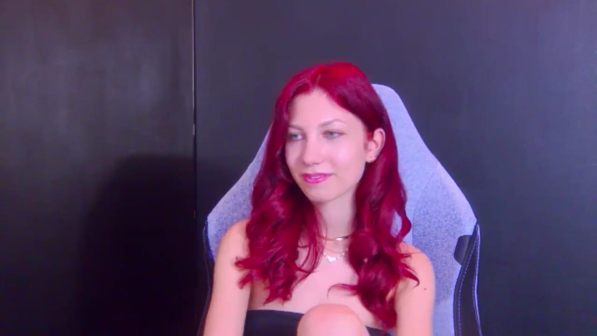 Gallery image thumbnail from Yasemina's myfreecams stream on, 05/10/2026, 21:42 image 12 of 20