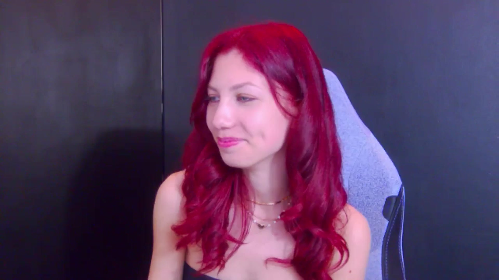 Gallery image thumbnail from Yasemina's myfreecams stream on, 05/10/2026, 21:42 image 9 of 20