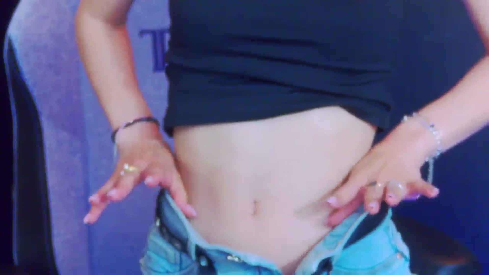 Gallery image thumbnail from Yasemina's myfreecams stream on, 05/11/2026, 24:03 image 5 of 20