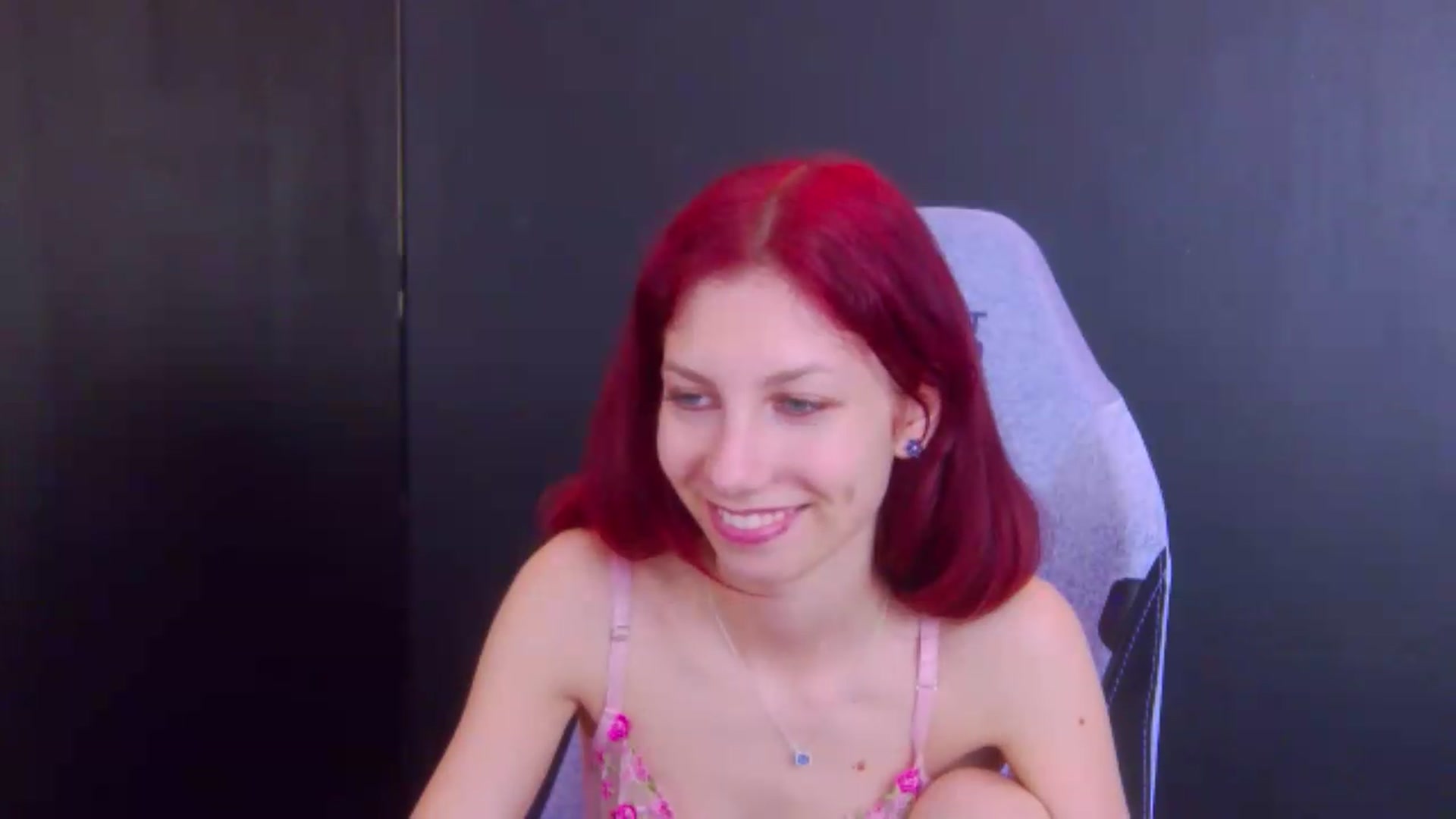 Gallery image thumbnail from Yasemina's myfreecams stream on, 05/21/2026, 01:28 image 4 of 20