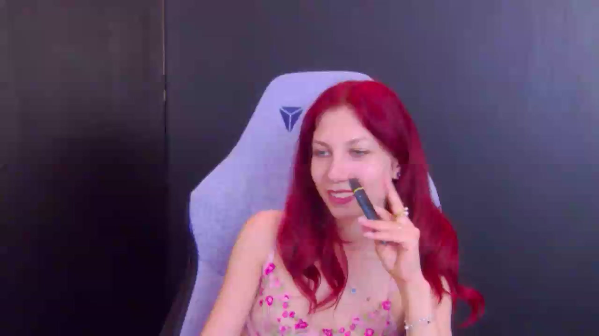 Gallery image thumbnail from Yasemina's myfreecams stream on, 05/21/2026, 01:28 image 17 of 20
