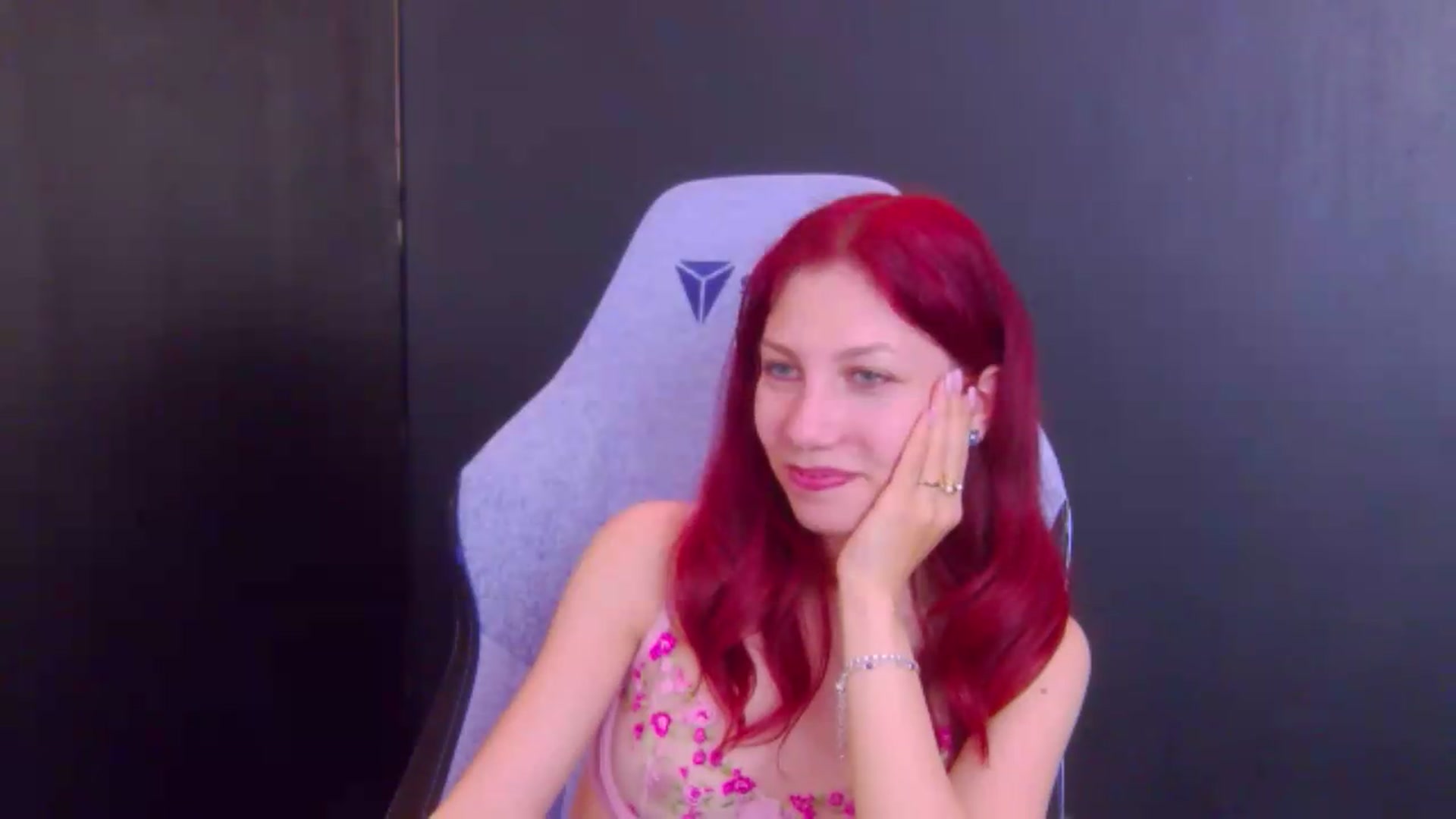 Gallery image thumbnail from Yasemina's myfreecams stream on, 05/21/2026, 01:28 image 16 of 20