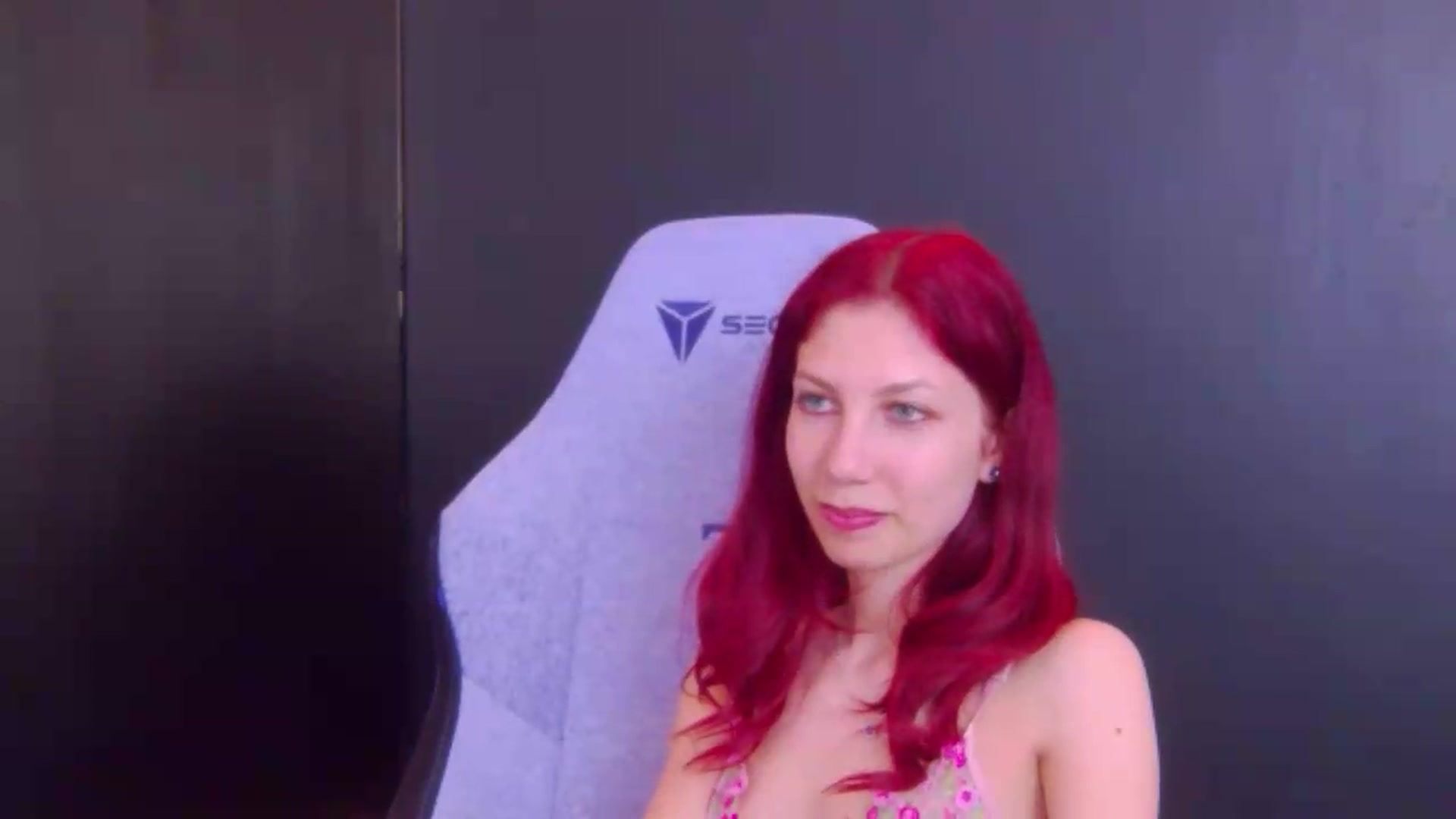 Gallery image thumbnail from Yasemina's myfreecams stream on, 05/21/2026, 01:28 image 14 of 20