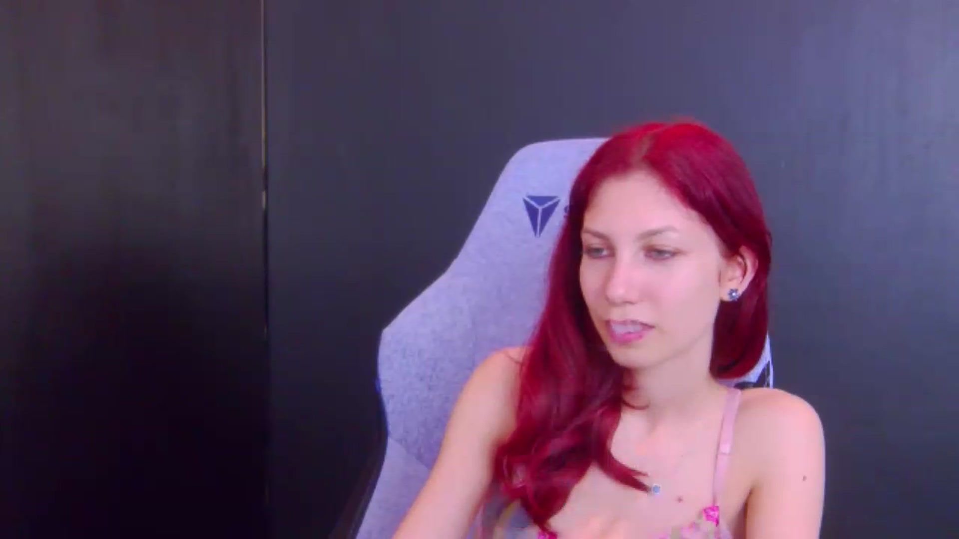 Gallery image thumbnail from Yasemina's myfreecams stream on, 05/21/2026, 01:28 image 2 of 20