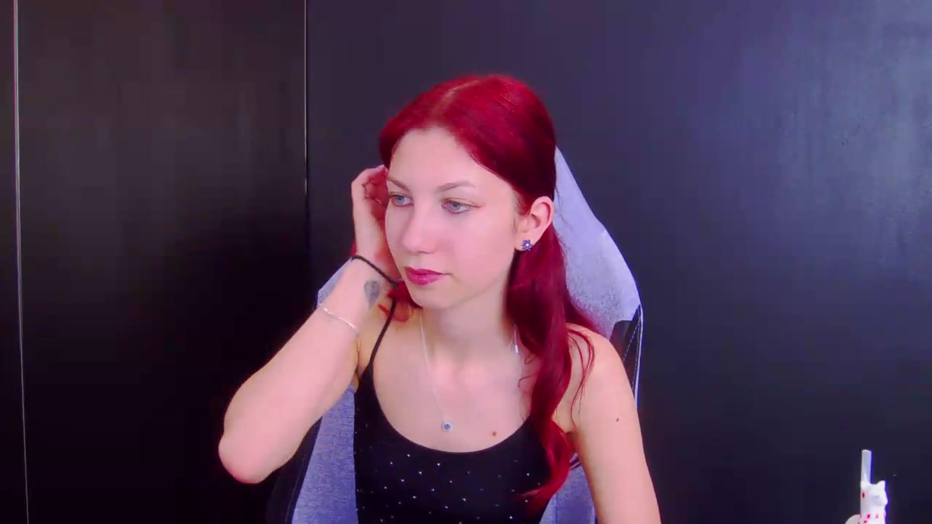 Gallery image thumbnail from Yasemina's myfreecams stream on, 05/22/2026, 24:19 image 16 of 20