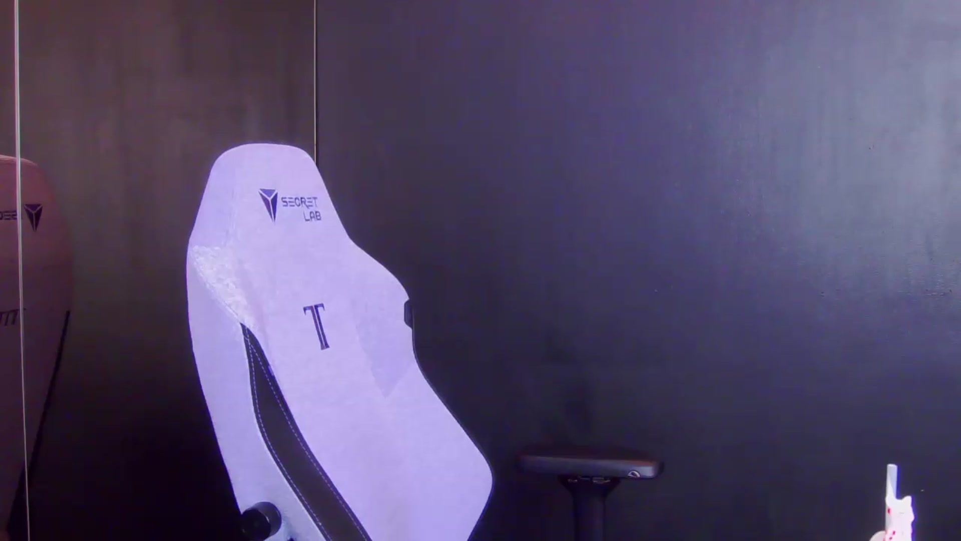 Gallery image thumbnail from Yasemina's myfreecams stream on, 05/22/2026, 24:19 image 17 of 20