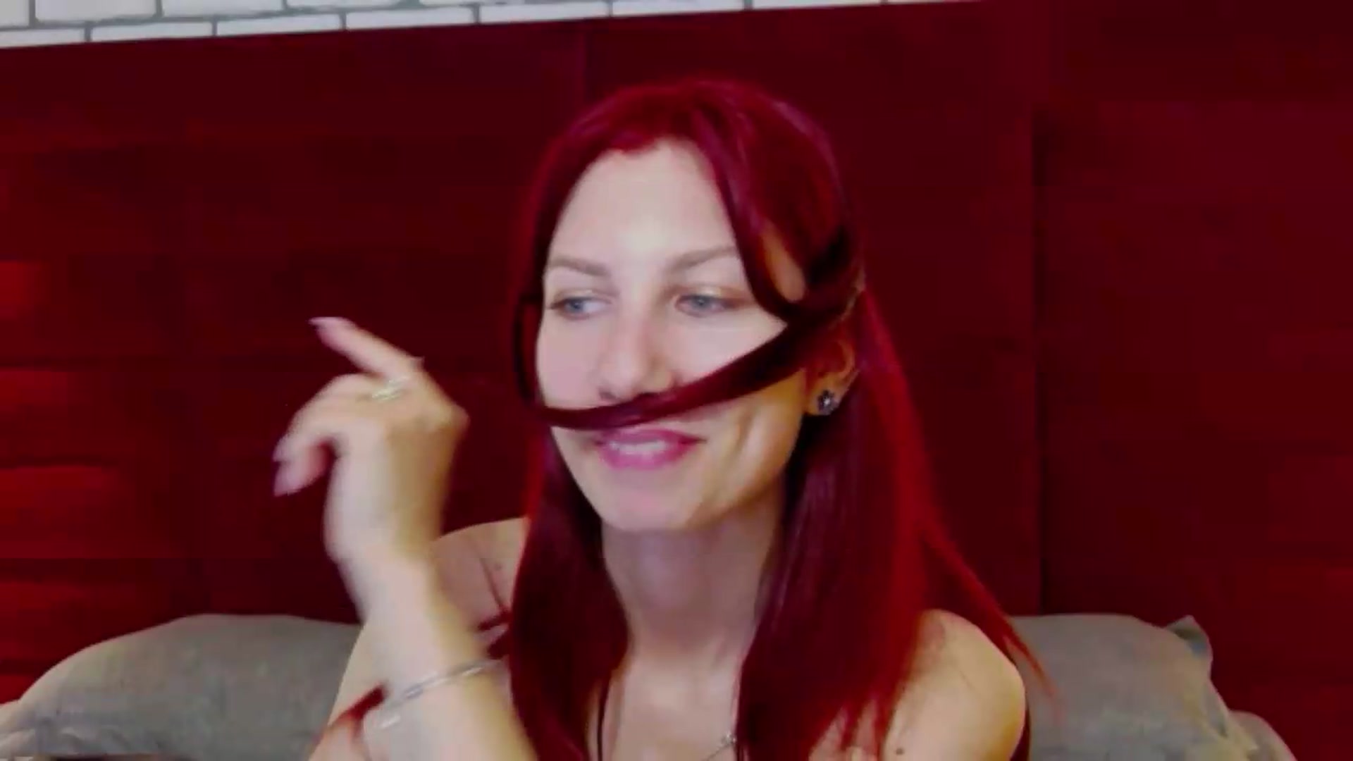 Gallery image thumbnail from Yasemina's myfreecams stream on, 05/28/2026, 01:06 image 18 of 20