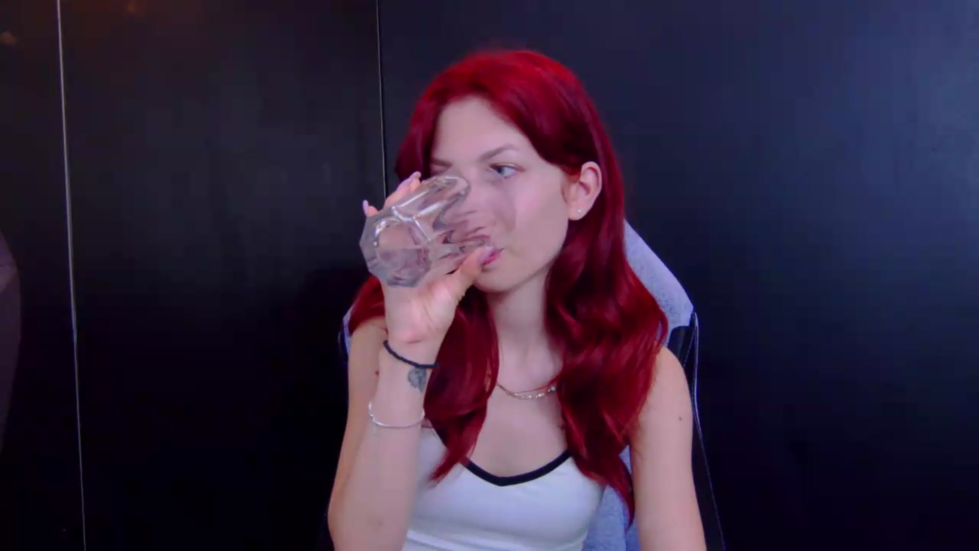 Gallery image thumbnail from Yasemina's myfreecams stream on, 06/04/2026, 01:51 image 17 of 20