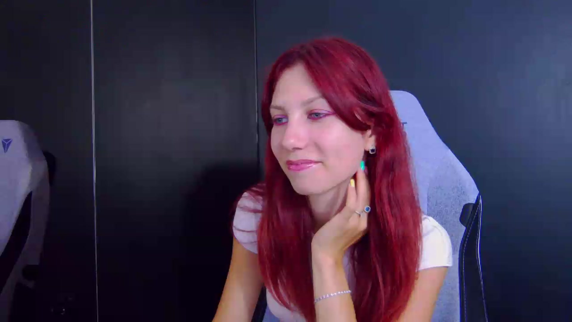 Gallery image thumbnail from Yasemina's myfreecams stream on, 08/06/2026, 16:18 image 2 of 20