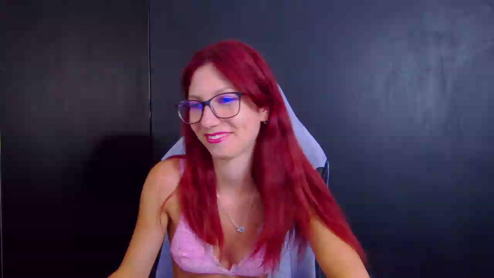 Gallery image thumbnail from Yasemina's myfreecams stream on, 08/06/2026, 18:18 image 15 of 20