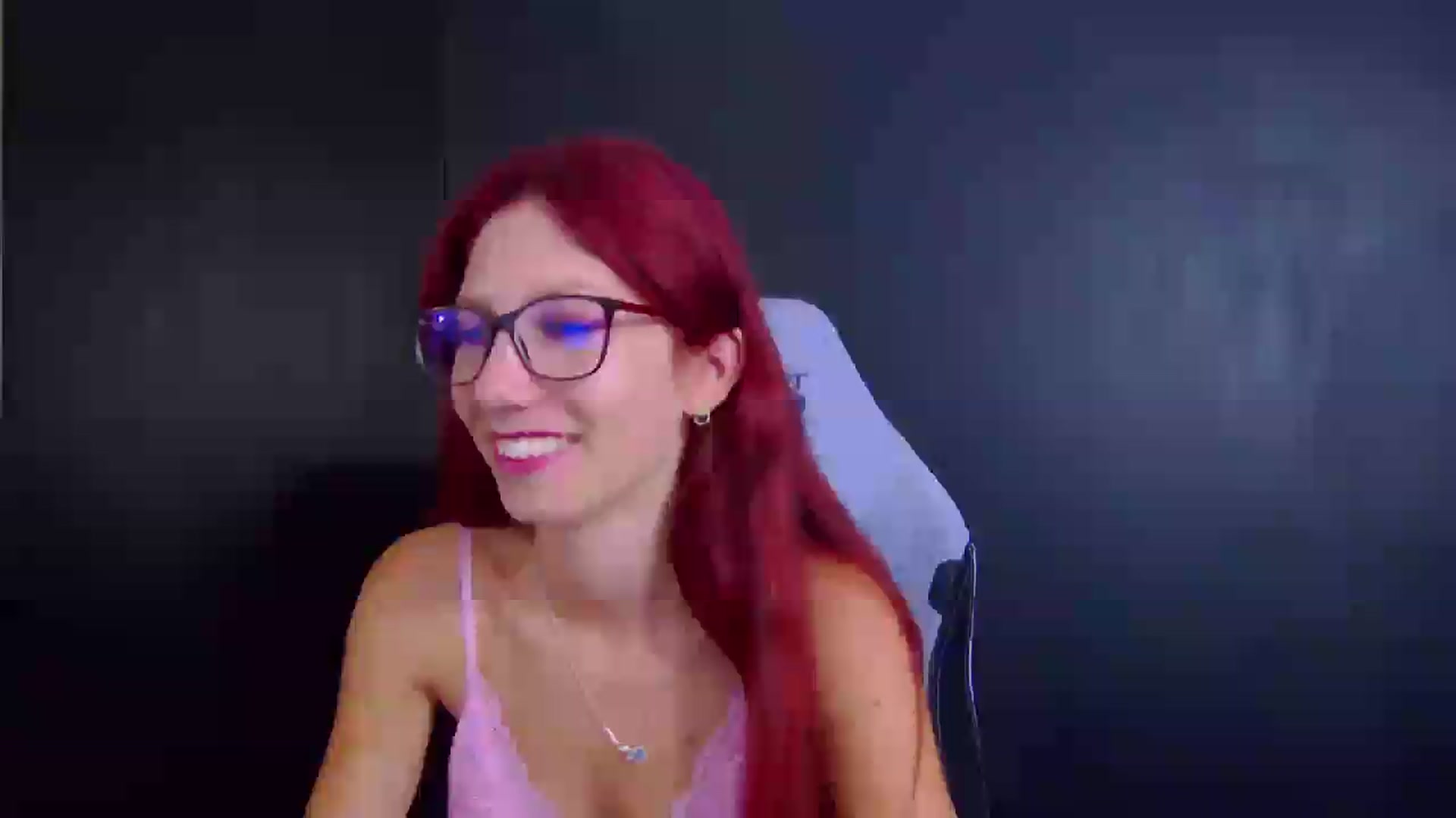 Gallery image thumbnail from Yasemina's myfreecams stream on, 08/06/2026, 18:18 image 4 of 20