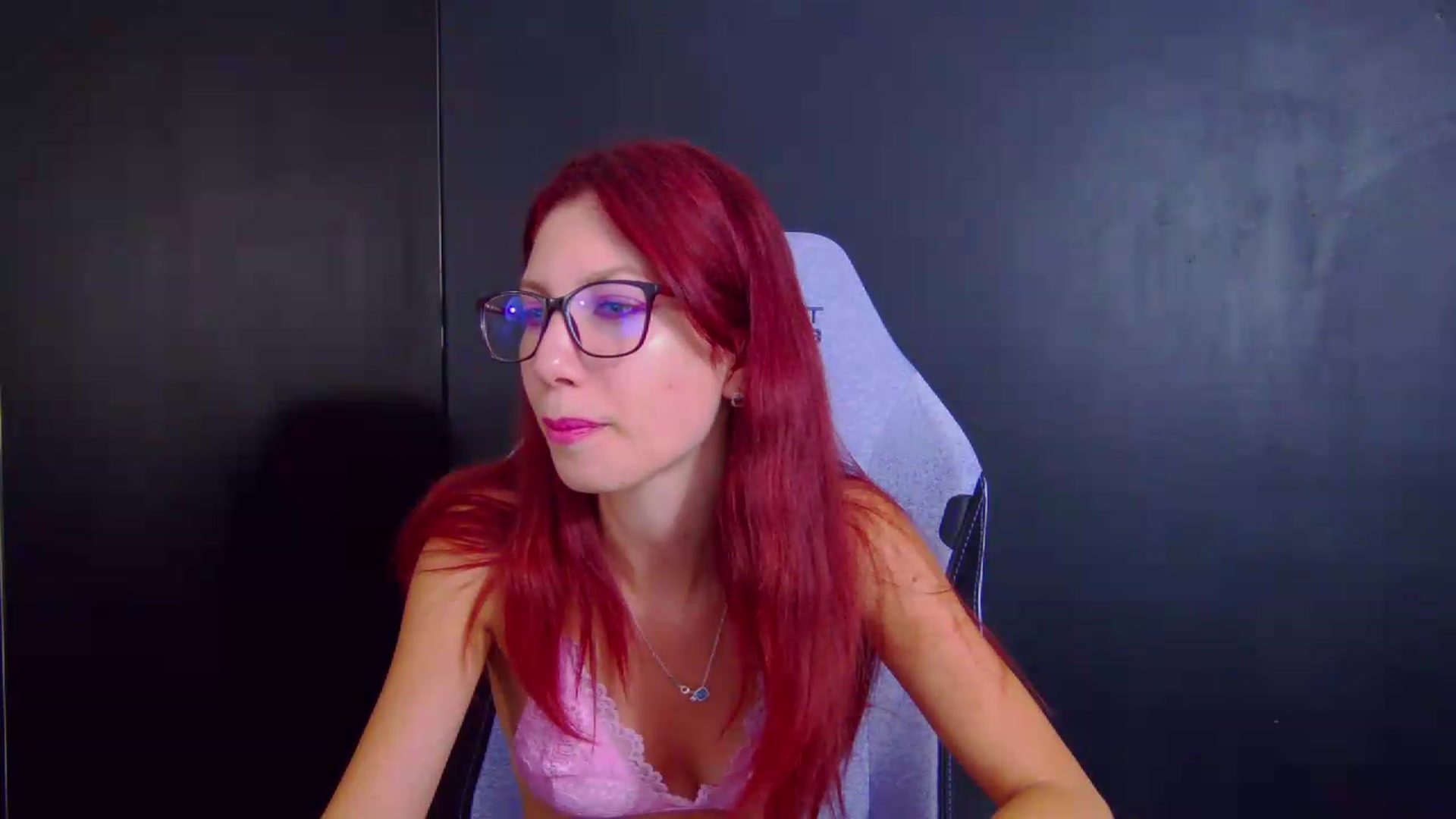 Gallery image thumbnail from Yasemina's myfreecams stream on, 08/06/2026, 18:37 image 12 of 20