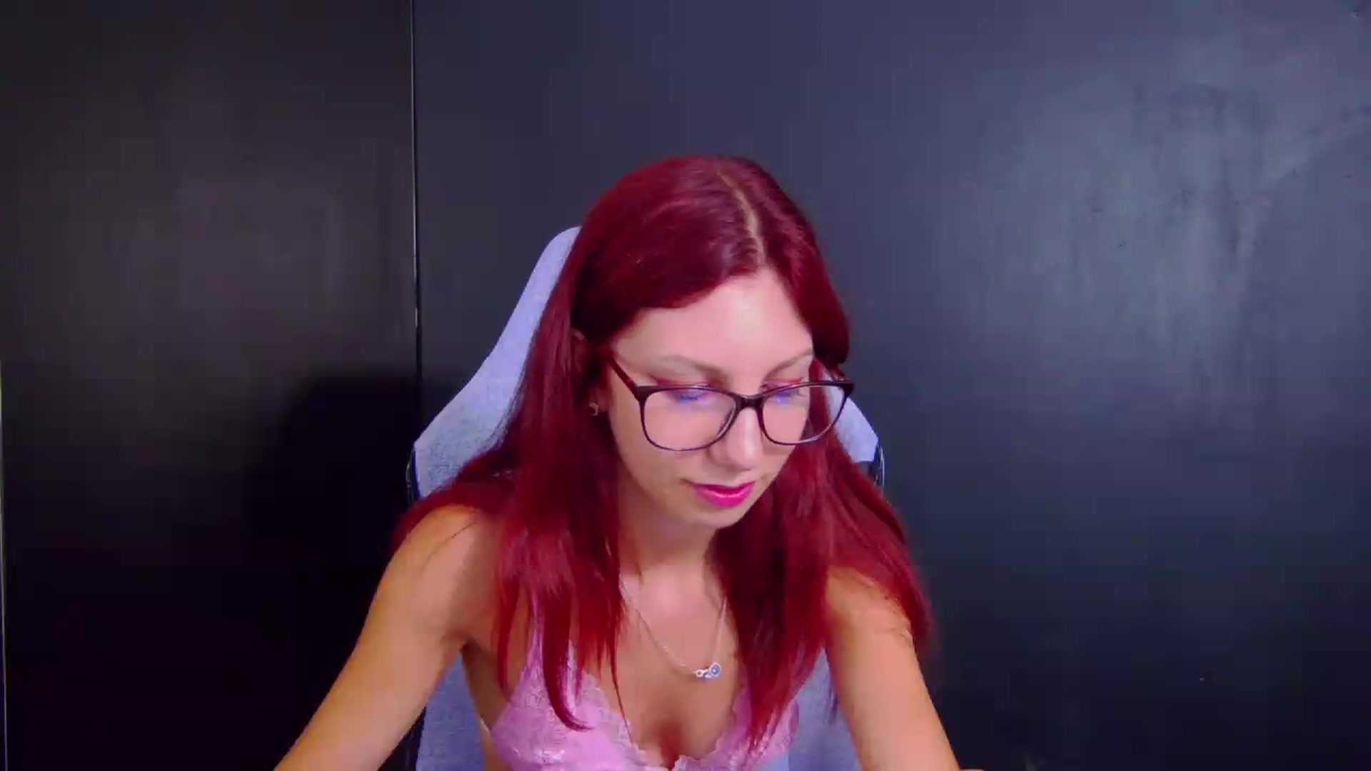 Gallery image thumbnail from Yasemina's myfreecams stream on, 08/06/2026, 18:37 image 9 of 20