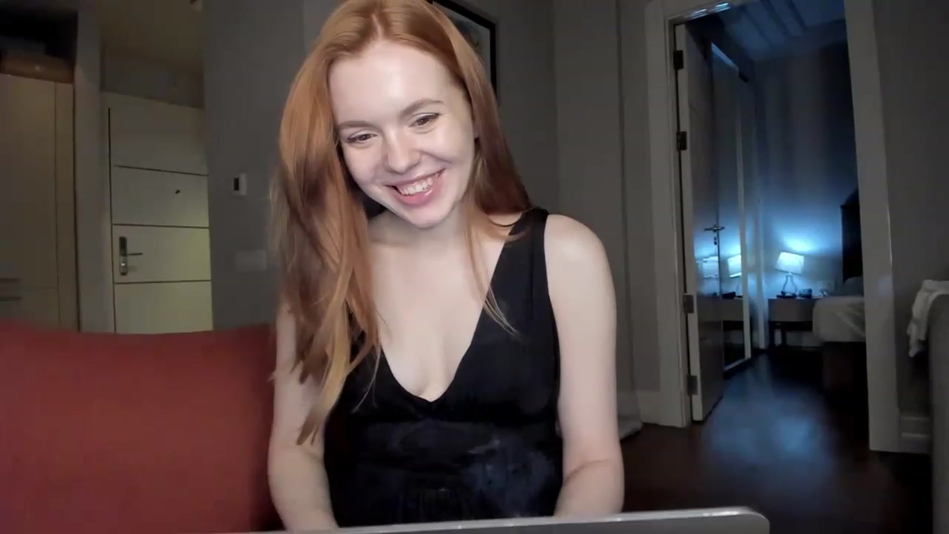 Gallery image thumbnail from Yasmean's myfreecams stream on, 01/12/2023, 06:07 image 13 of 20