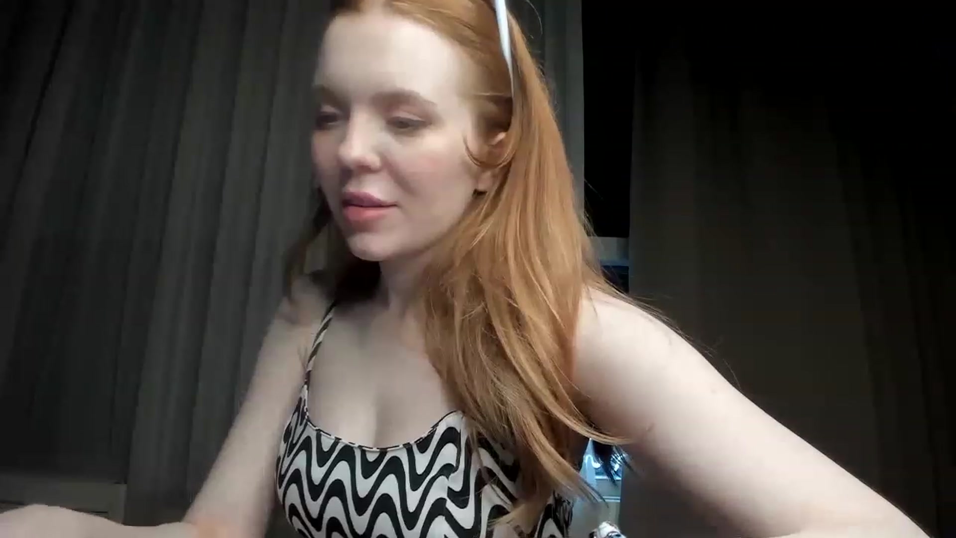 Gallery image thumbnail from Yasmean's myfreecams stream on, 01/28/2023, 05:25 image 8 of 20