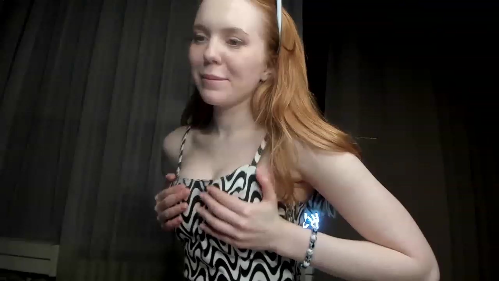 Gallery image thumbnail from Yasmean's myfreecams stream on, 01/28/2023, 05:25 image 11 of 20