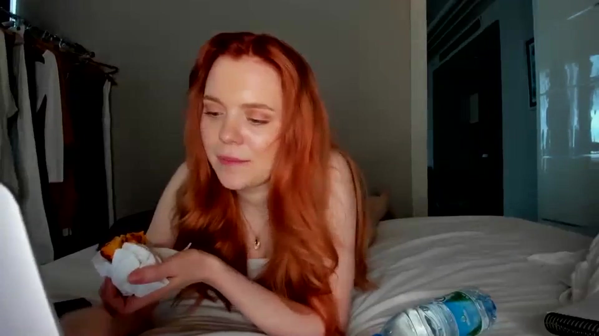 Gallery image thumbnail from Yasmean's myfreecams stream on, 08/10/2023, 07:43 image 4 of 20