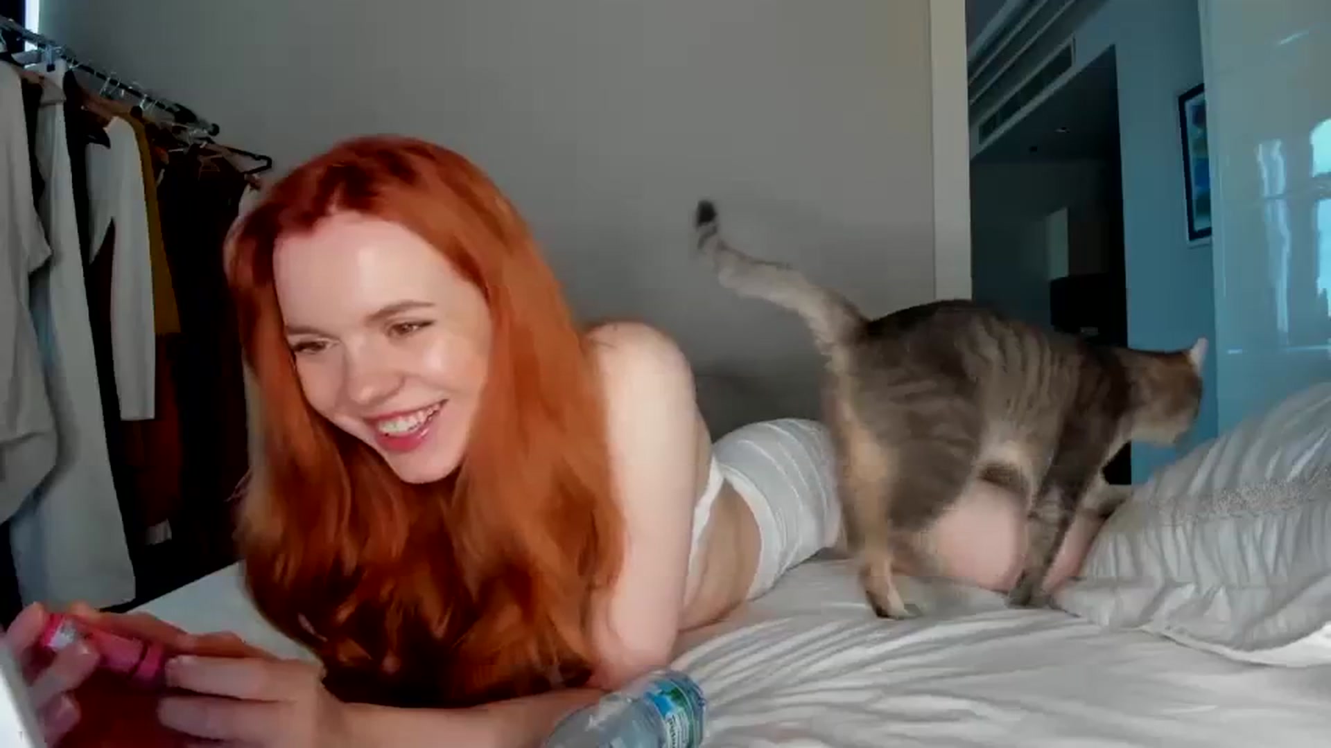Gallery image thumbnail from Yasmean's myfreecams stream on, 08/10/2023, 10:03 image 14 of 20