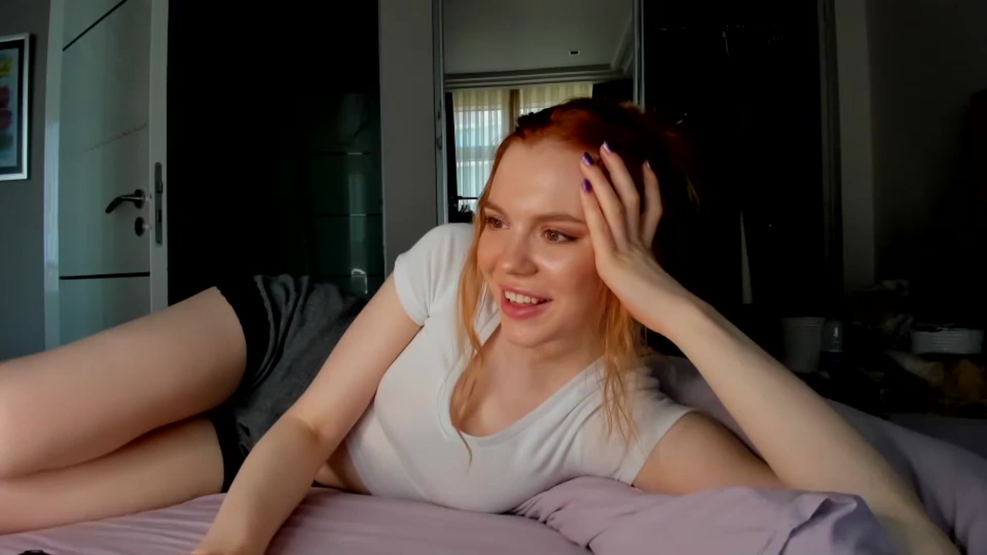 Gallery image thumbnail from Yasmean's myfreecams stream on, 08/25/2023, 10:50 image 16 of 20