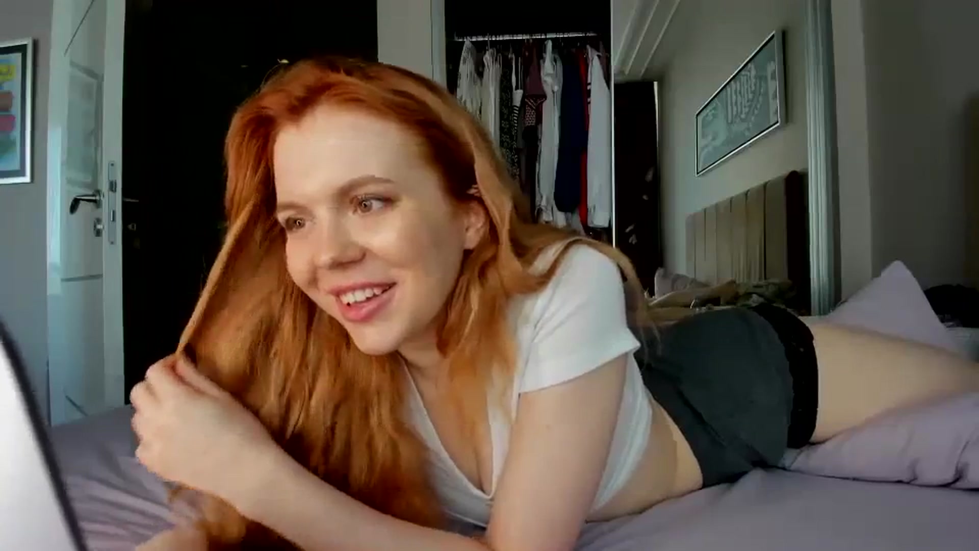 Gallery image thumbnail from Yasmean's myfreecams stream on, 08/25/2023, 13:32 image 6 of 20