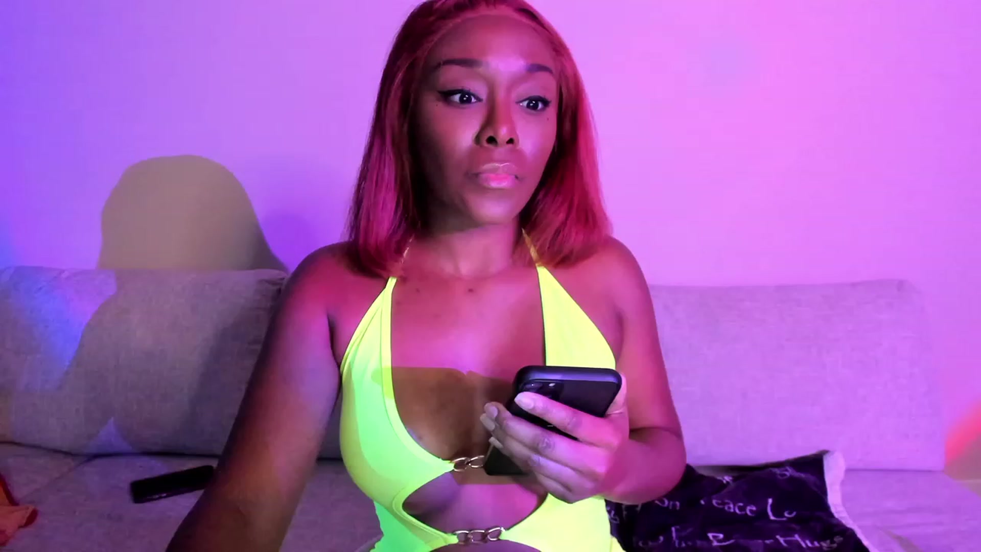 Gallery image thumbnail from Yasmeen_Dream's myfreecams stream on, 02/07/2023, 10:40 image 9 of 20