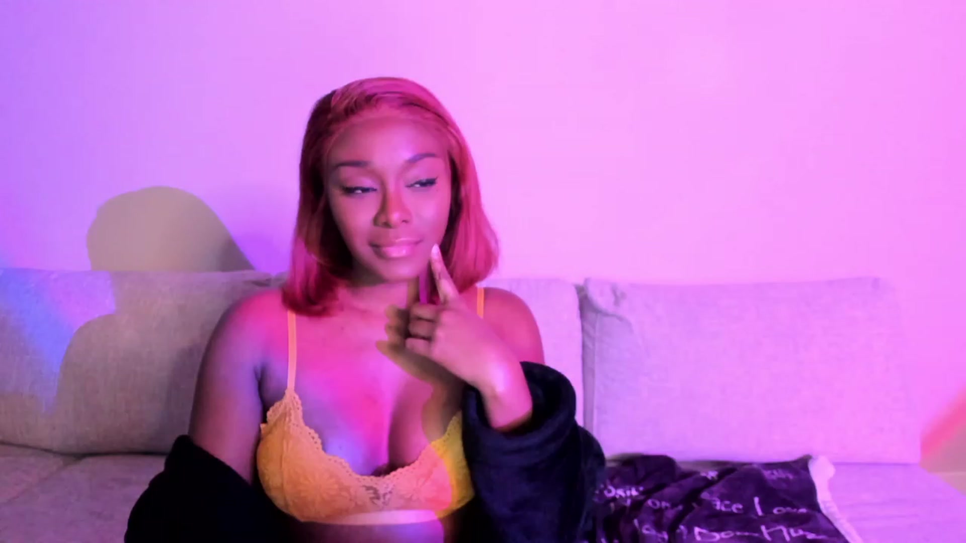Gallery image thumbnail from Yasmeen_Dream's myfreecams stream on, 02/07/2023, 12:54 image 14 of 20