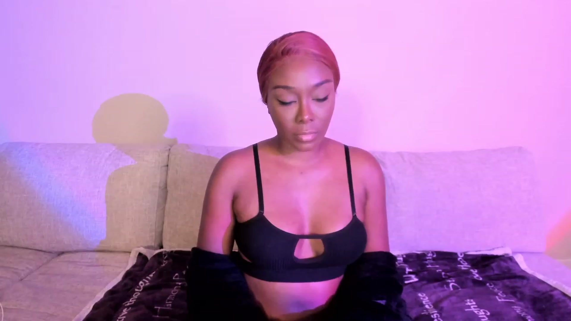 Gallery image thumbnail from Yasmeen_Dream's myfreecams stream on, 02/13/2023, 11:17 image 14 of 20