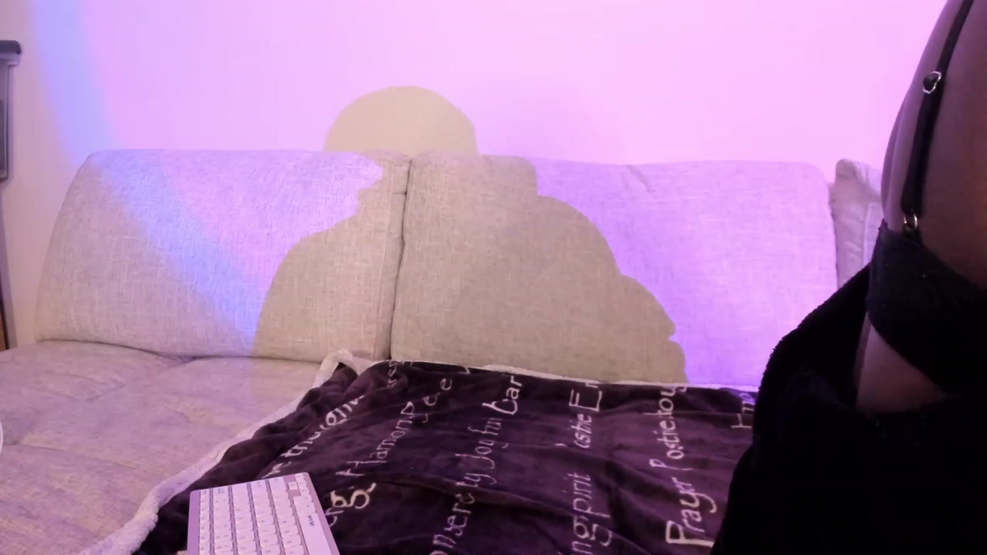 Gallery image thumbnail from Yasmeen_Dream's myfreecams stream on, 02/13/2023, 11:17 image 10 of 20