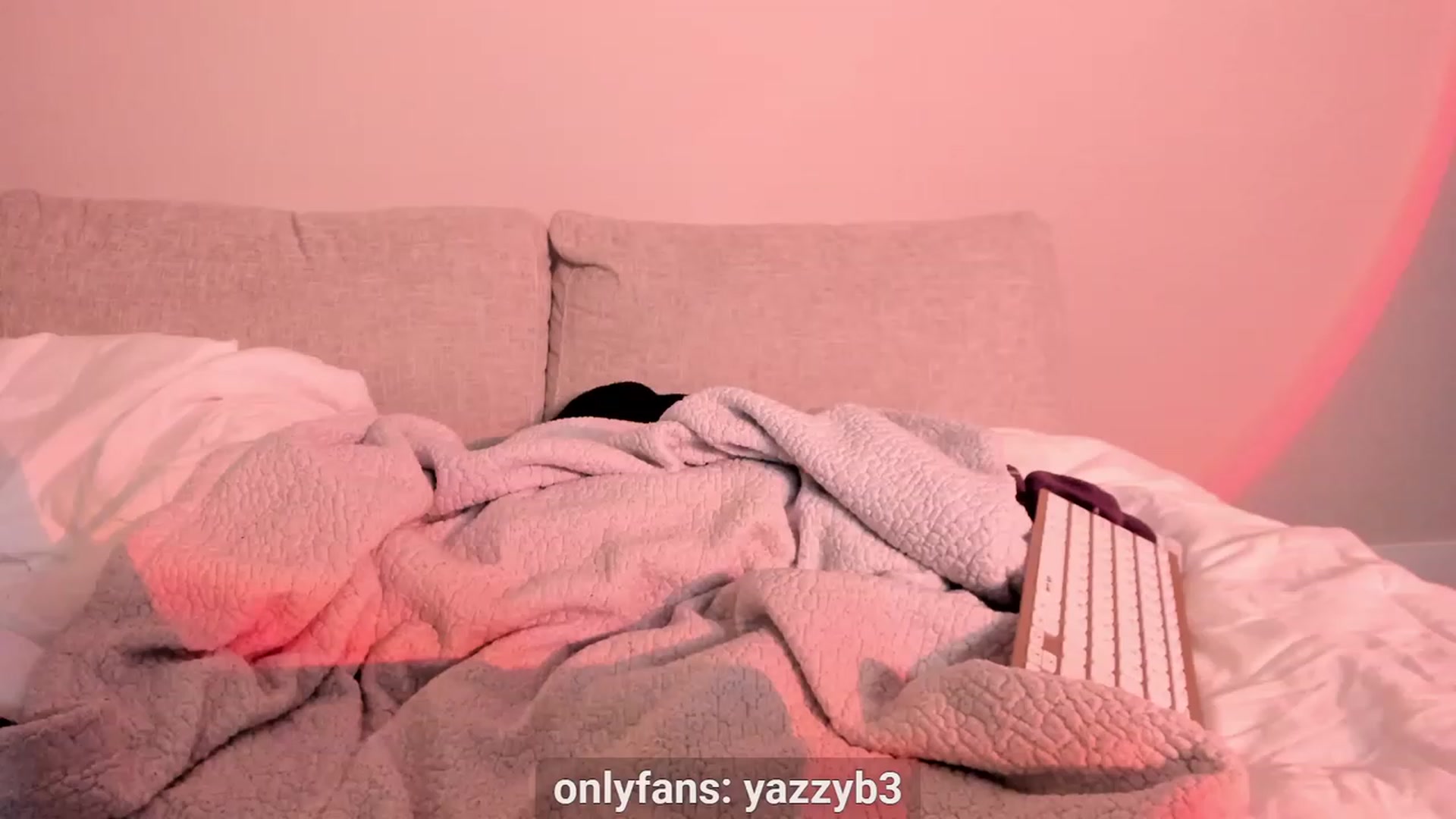 Gallery image thumbnail from Yasmeen_Dream's myfreecams stream on, 02/17/2023, 12:12 image 14 of 20