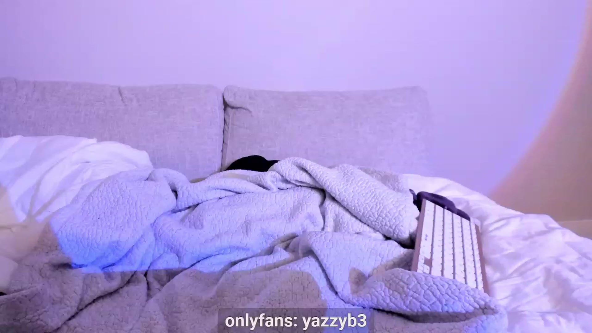 Gallery image thumbnail from Yasmeen_Dream's myfreecams stream on, 02/17/2023, 12:12 image 9 of 20