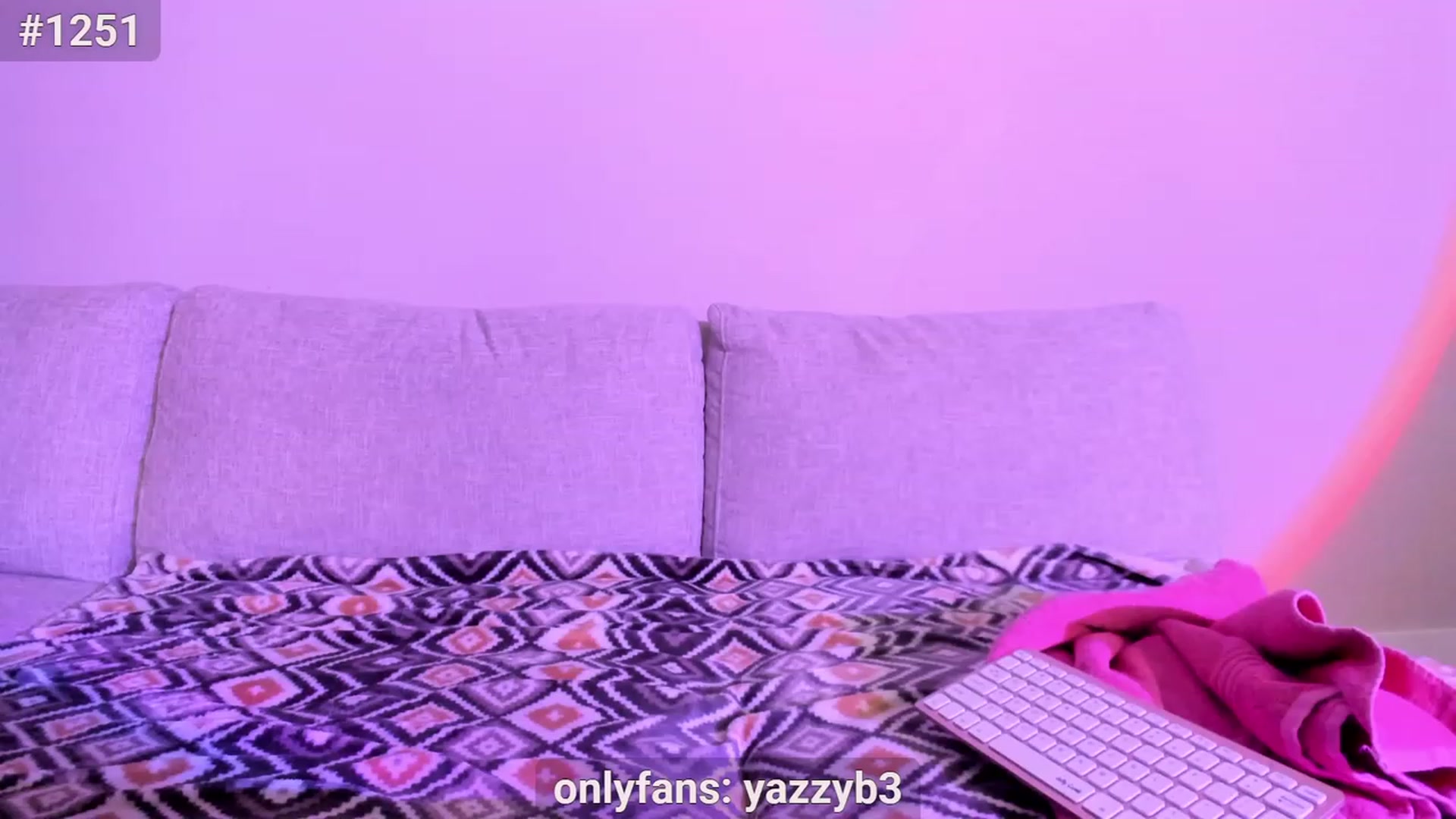 Gallery image thumbnail from Yasmeen_Dream's myfreecams stream on, 02/23/2023, 13:17 image 12 of 20